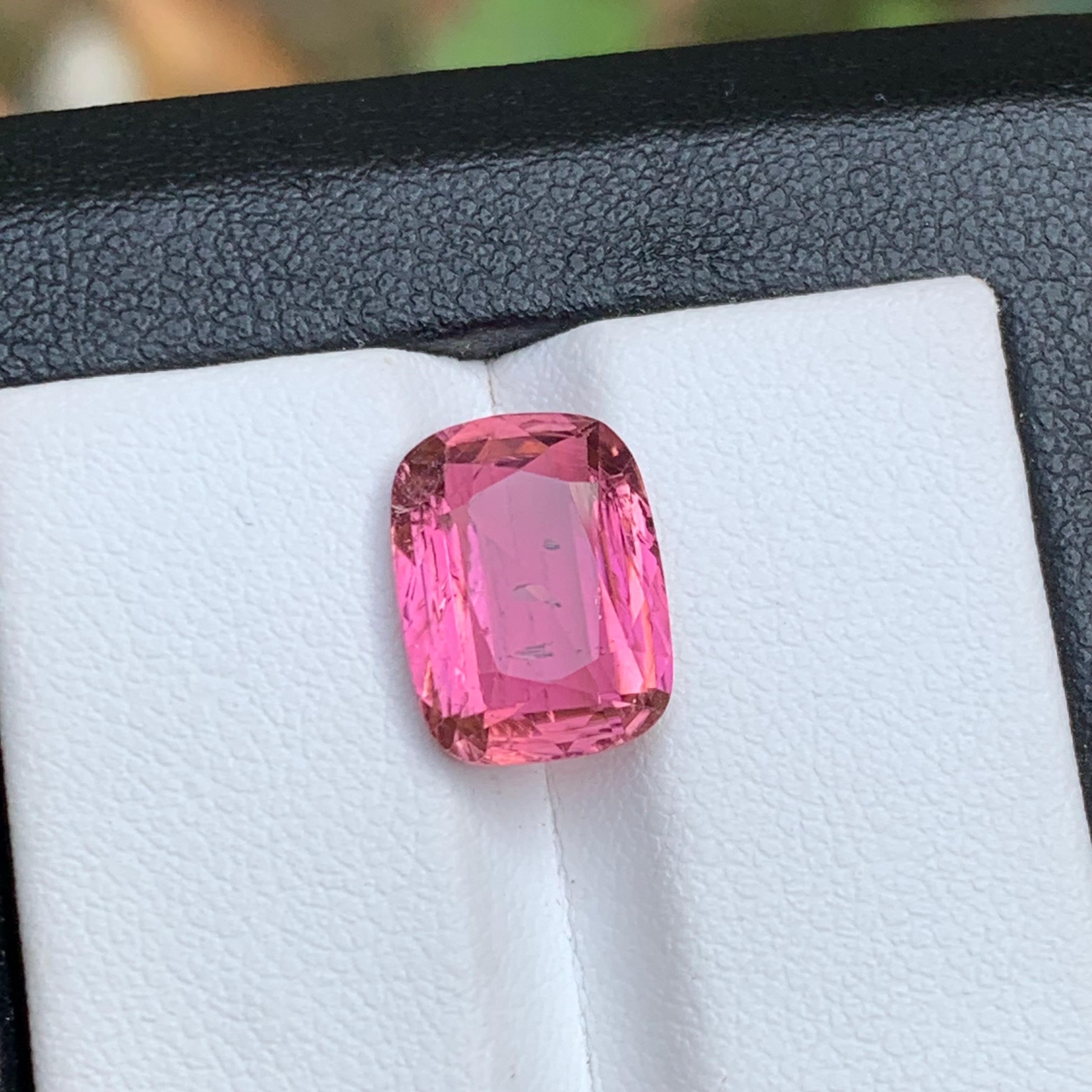 Anello con tormalina naturale rosa, ciondolo, gemma sciolta da 4.50 carati con taglio a cuscino - Gioielli in vendita 6
