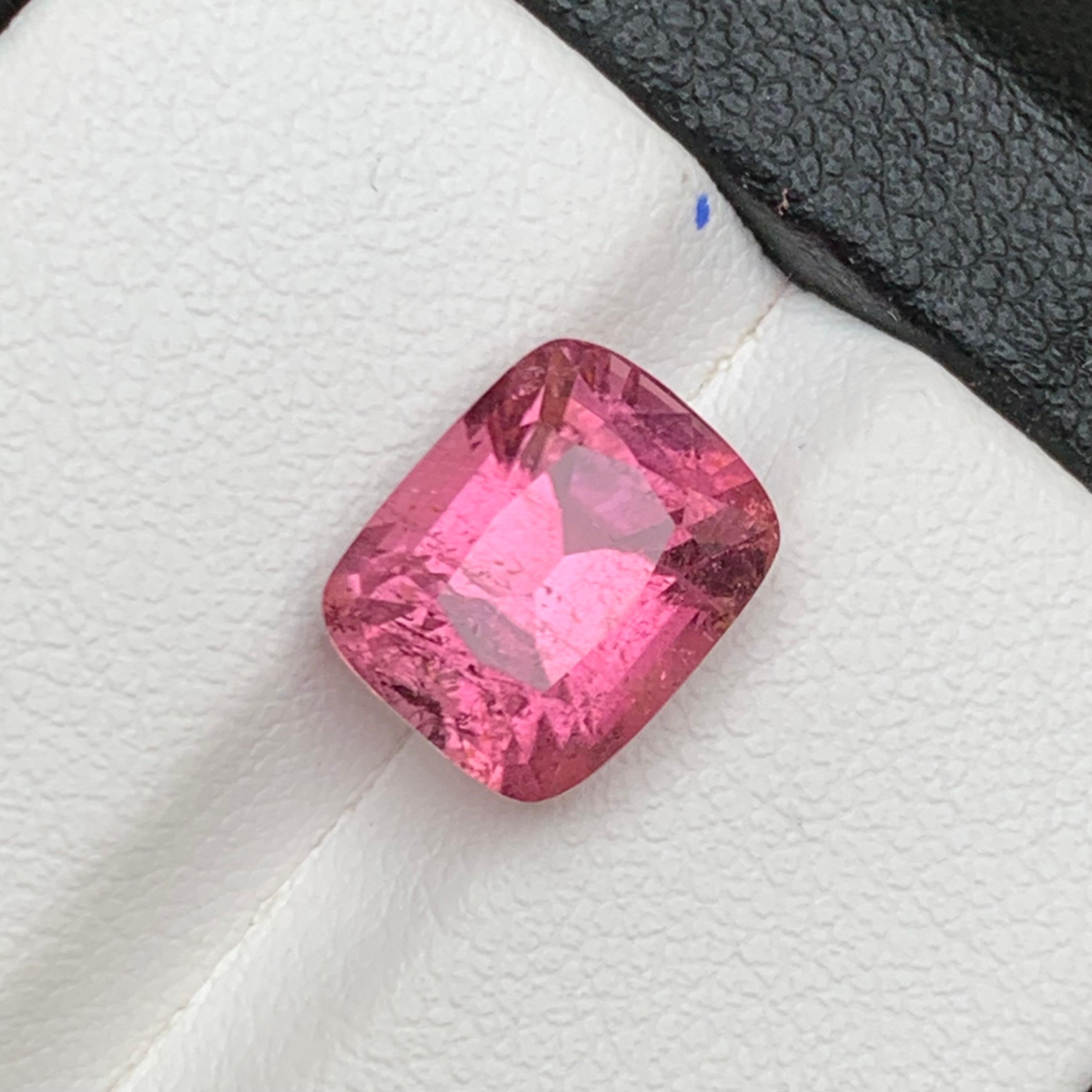 Bague, pendentif en tourmaline naturelle rose de 4.65 carats, pierre précieuse non sertie, taille coussin Unisexe en vente