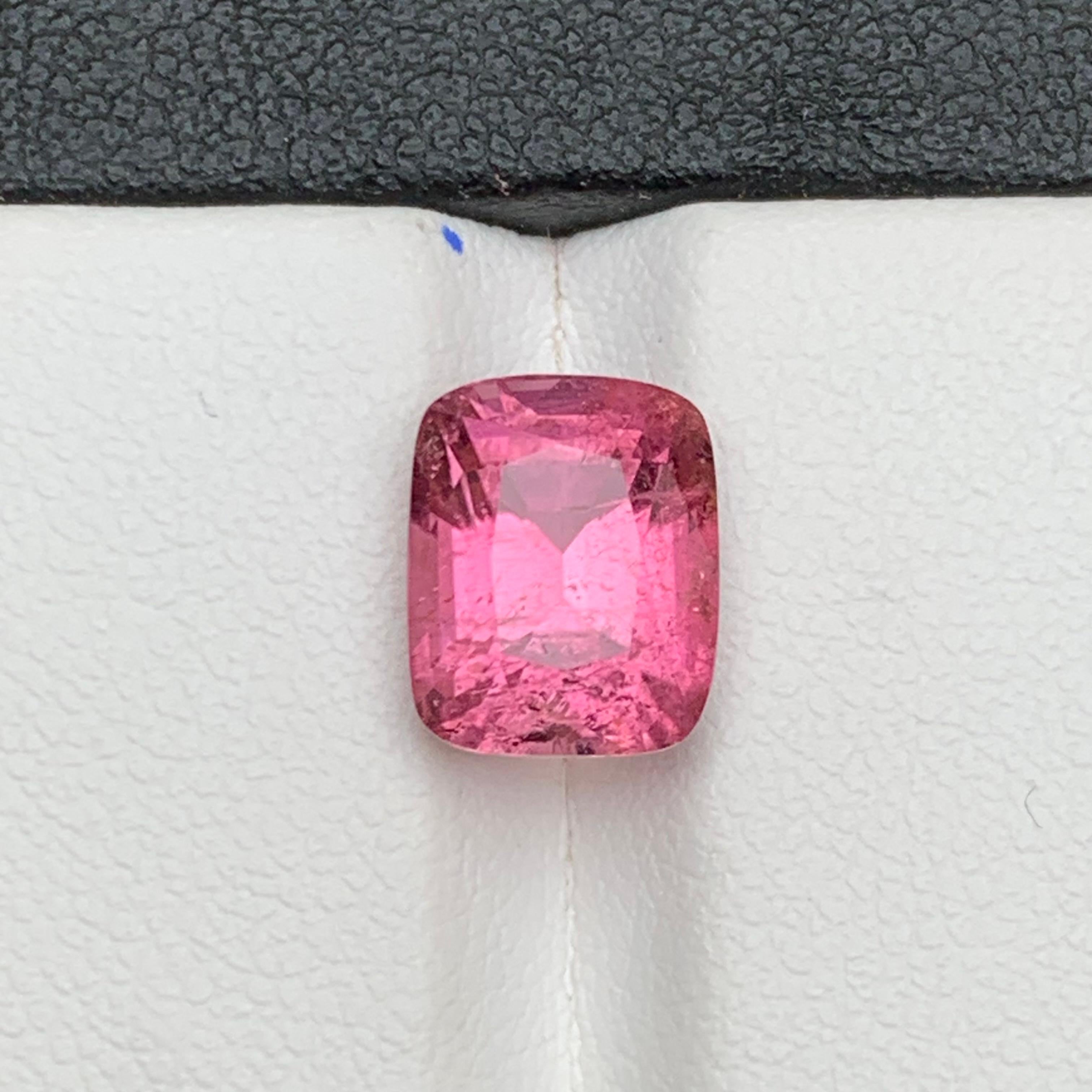 Bague, pendentif en tourmaline naturelle rose de 4.65 carats, pierre précieuse non sertie, taille coussin en vente 3