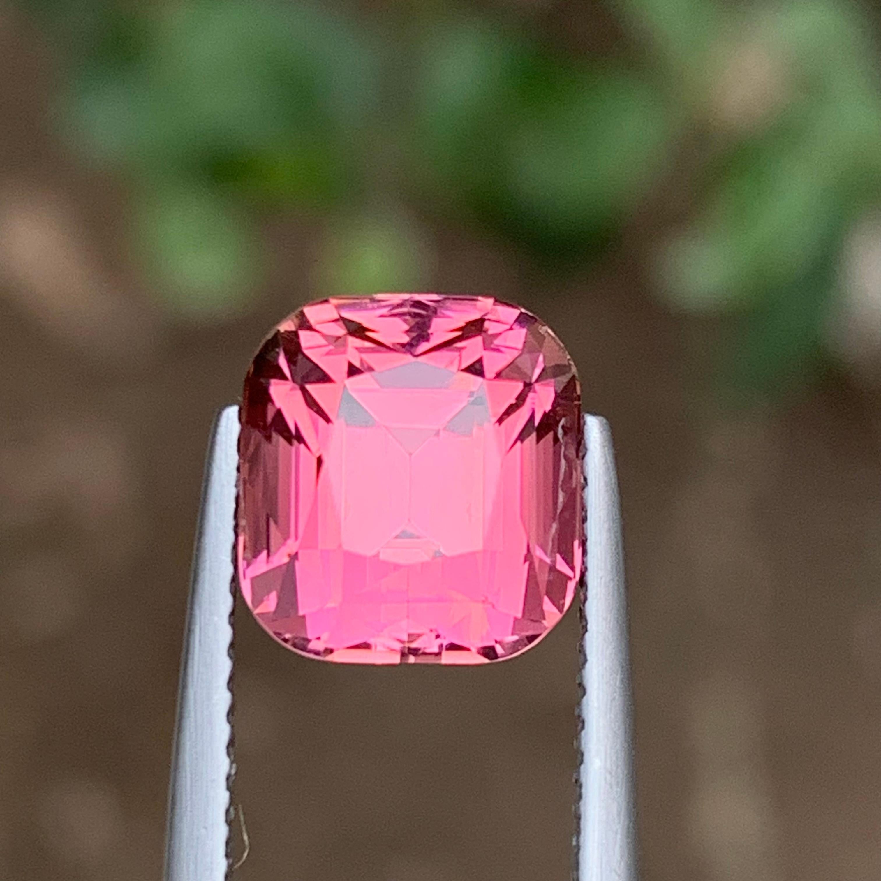 Anello con tormalina naturale rosa, ciondolo, gemma sciolta da 5,45 carati con taglio a cuscino - Gioielli in vendita 4