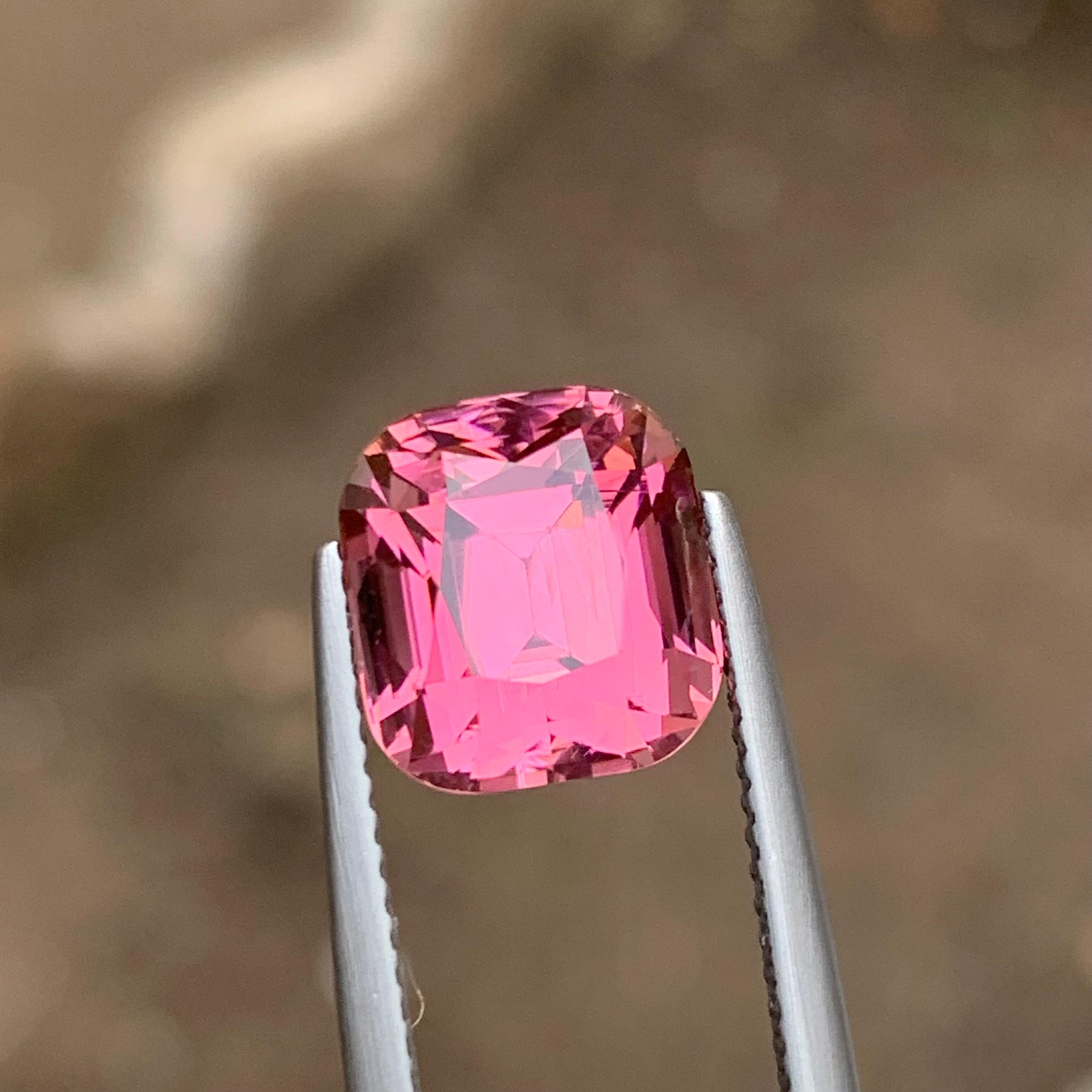 Anello con tormalina naturale rosa, ciondolo, gemma sciolta da 5,45 carati con taglio a cuscino - Gioielli in vendita 7