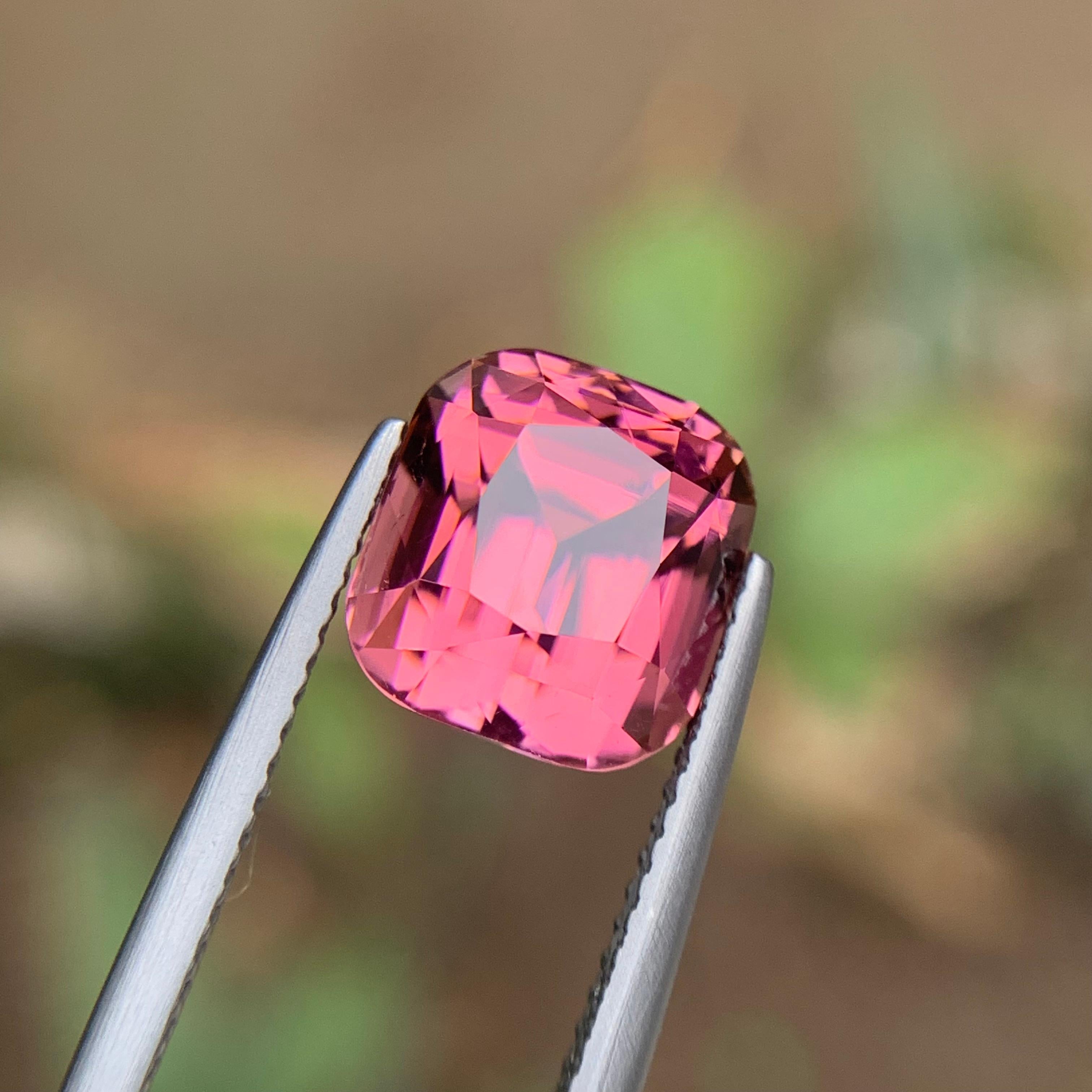 Anello con tormalina naturale rosa, ciondolo, gemma sciolta da 5,45 carati con taglio a cuscino - Gioielli in vendita 1