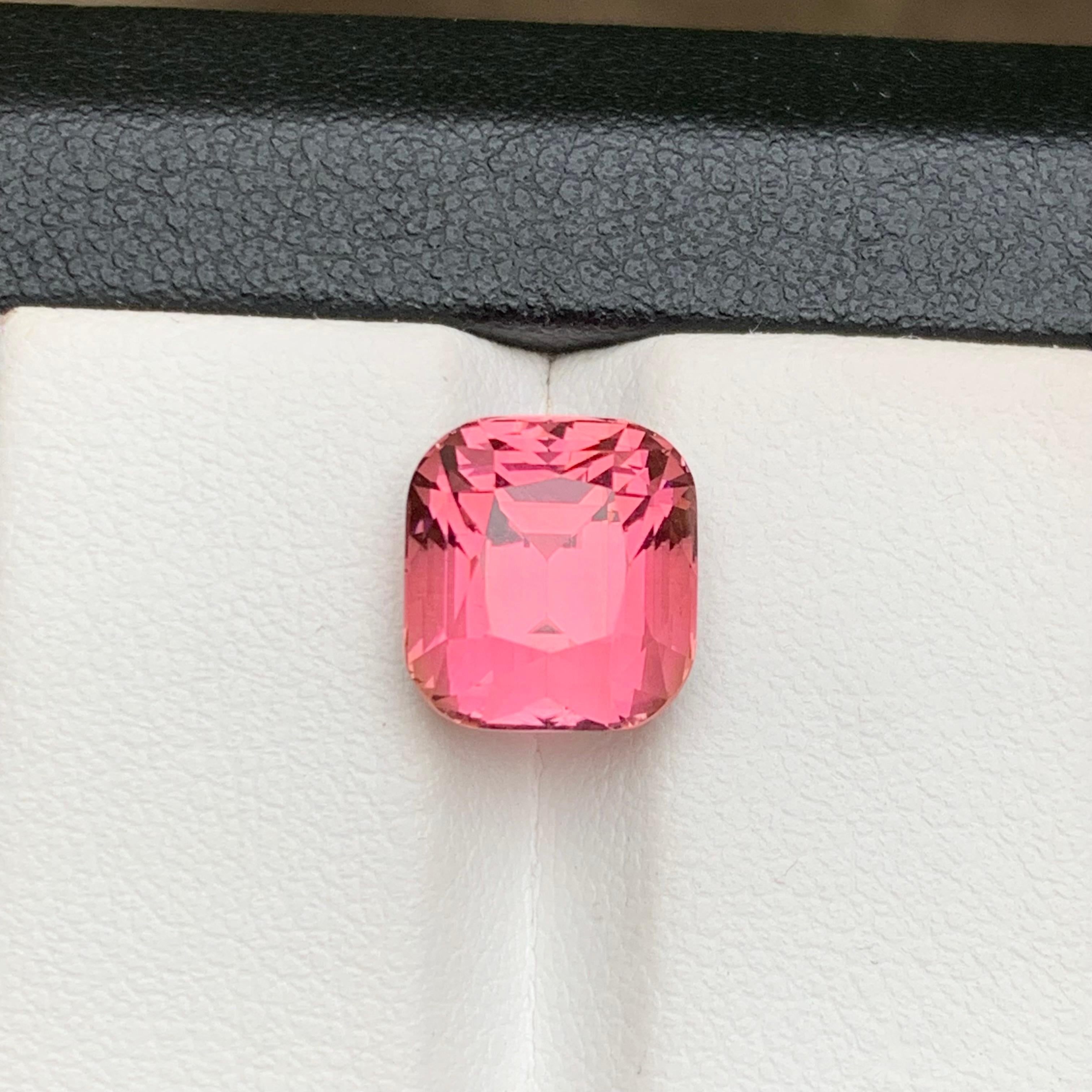 Anello con tormalina naturale rosa, ciondolo, gemma sciolta da 5,45 carati con taglio a cuscino - Gioielli in vendita 2