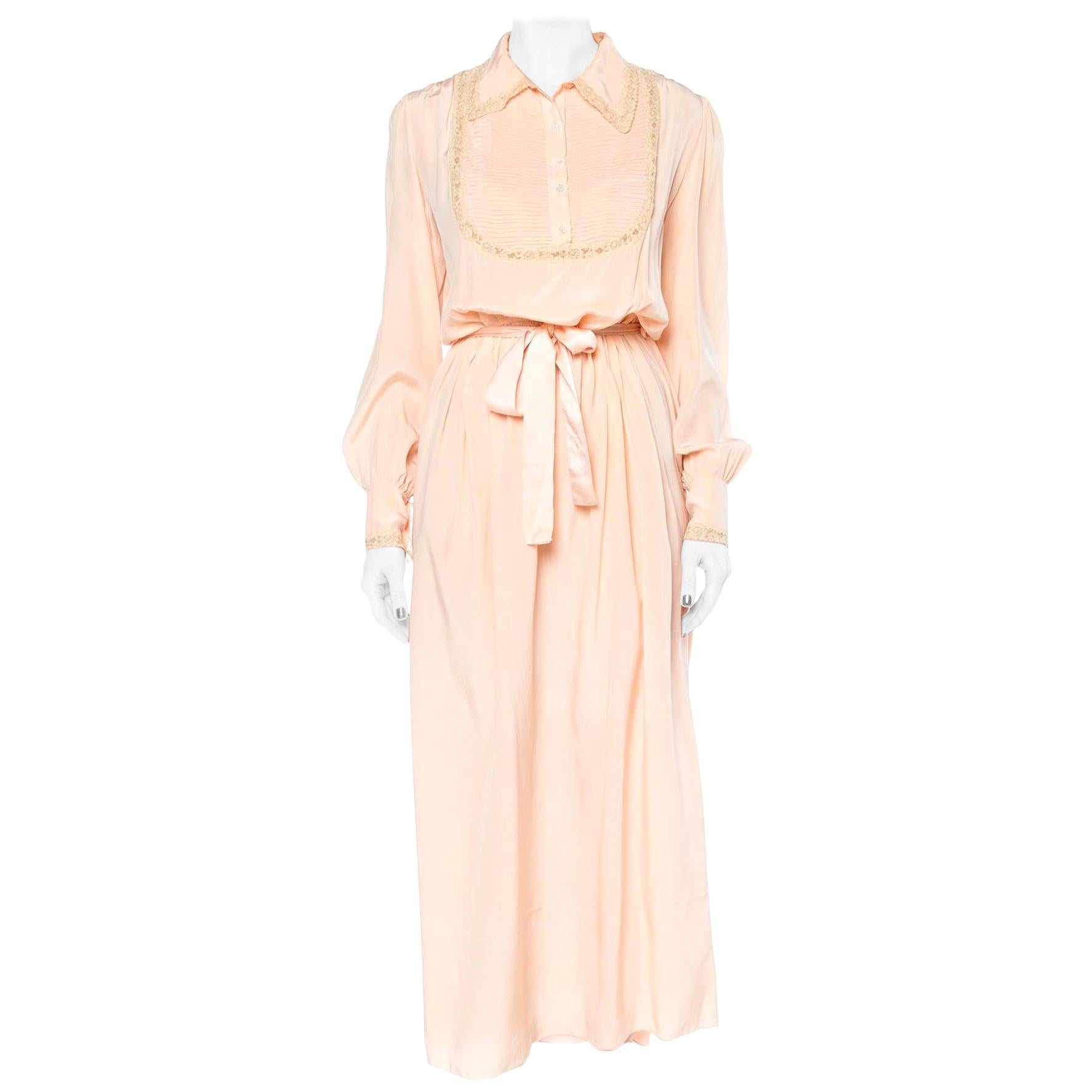 1930S Melocotón Corte Al Bies Crepe De Chine De Seda Vestido Con Mangas Y Cinturón