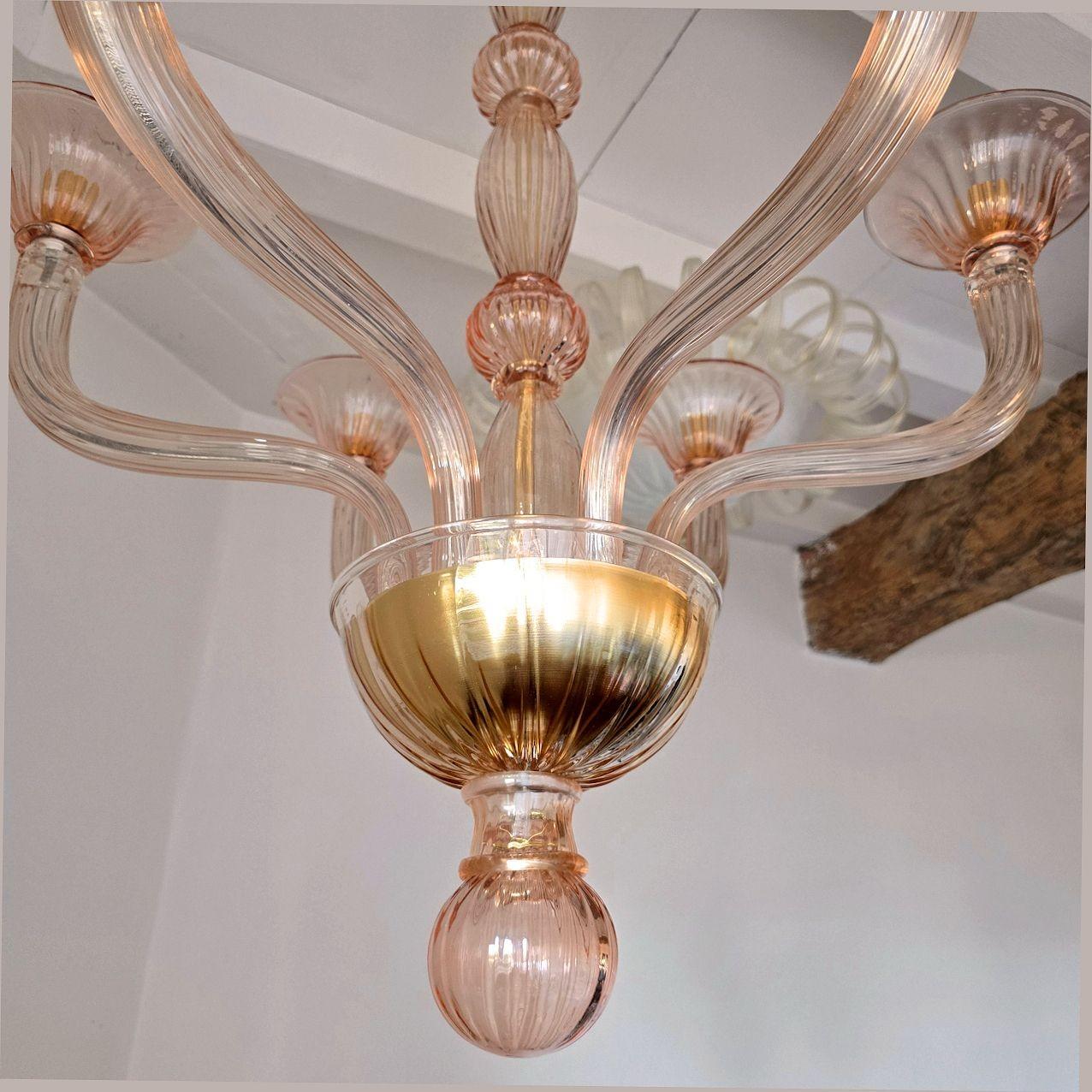 Fine XX secolo Lampadario neoclassico rosa in vetro di Murano in vendita