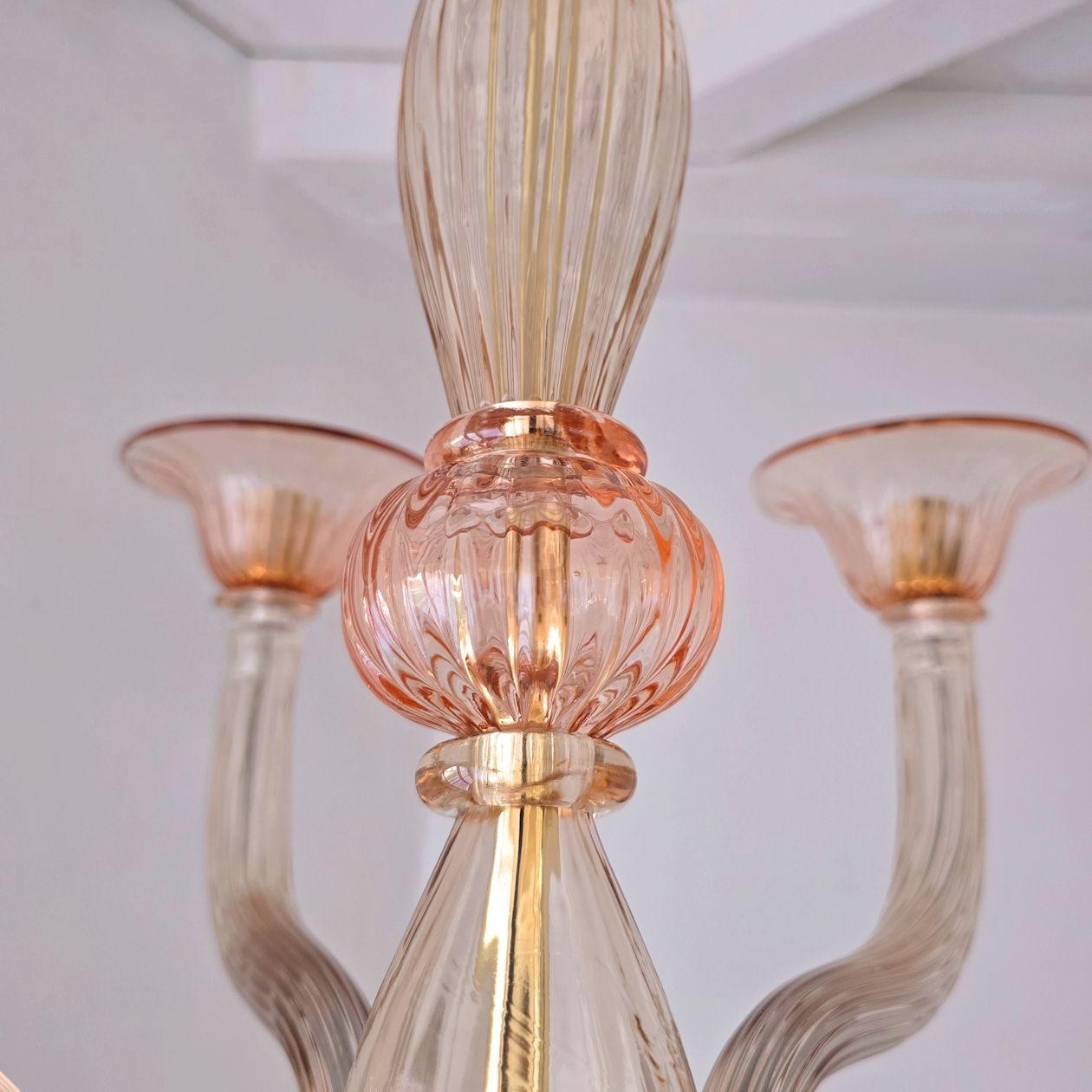 Lampadario neoclassico rosa in vetro di Murano in vendita 2