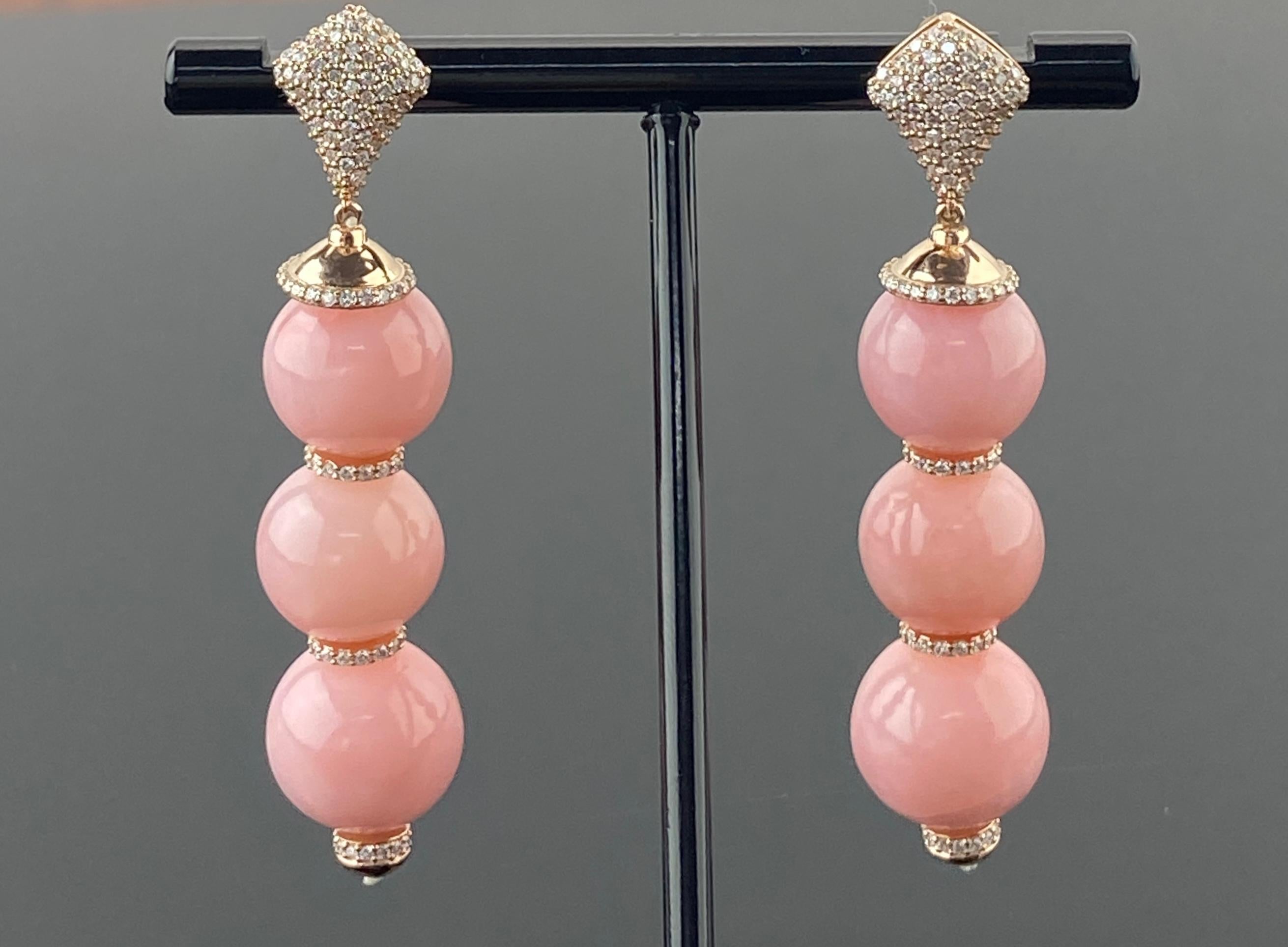 Perlina Orecchini con perle di opale rosa e diamanti in oro rosa 18 carati in vendita