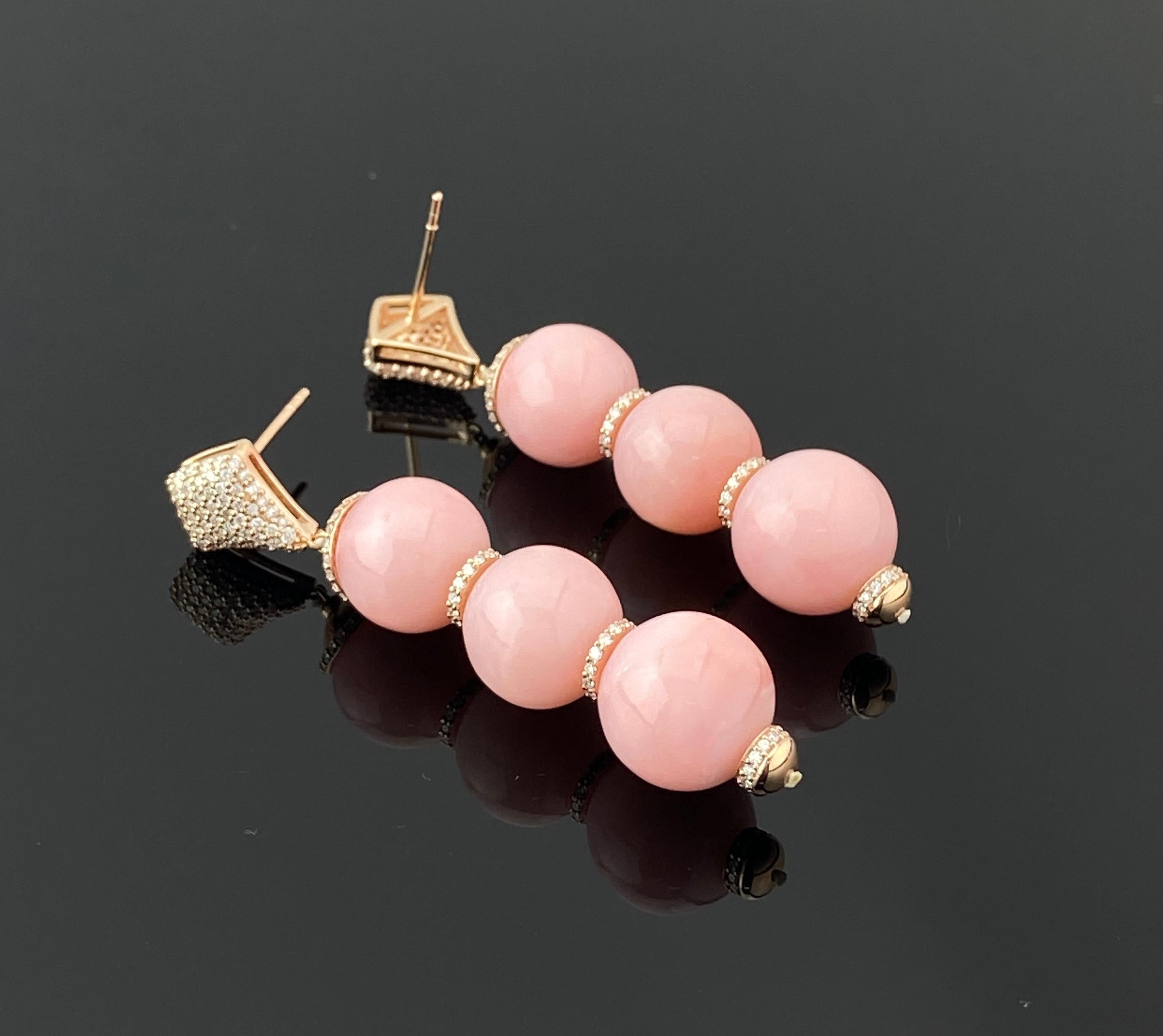 Orecchini con perle di opale rosa e diamanti in oro rosa 18 carati in vendita 1