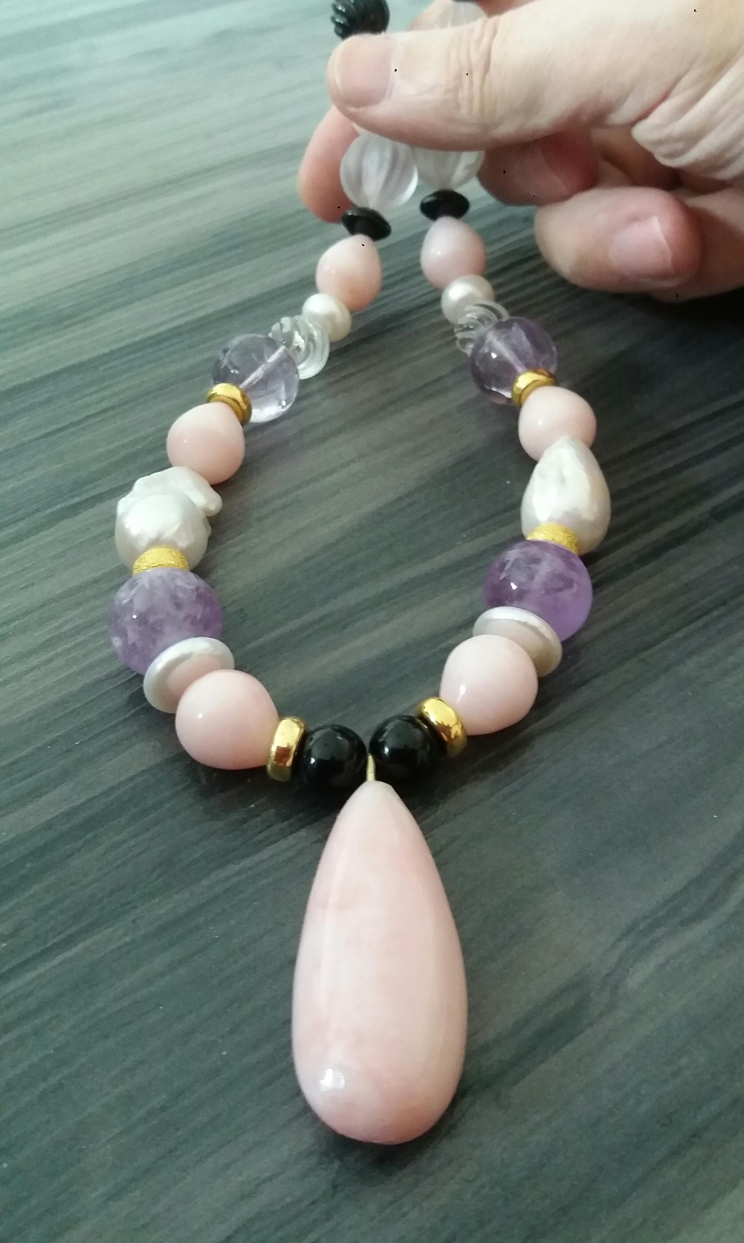 Pink Opal Beads and Pendant Amethyst Pearls Quartz Onyx Yellow Gold Necklace For Sale 5