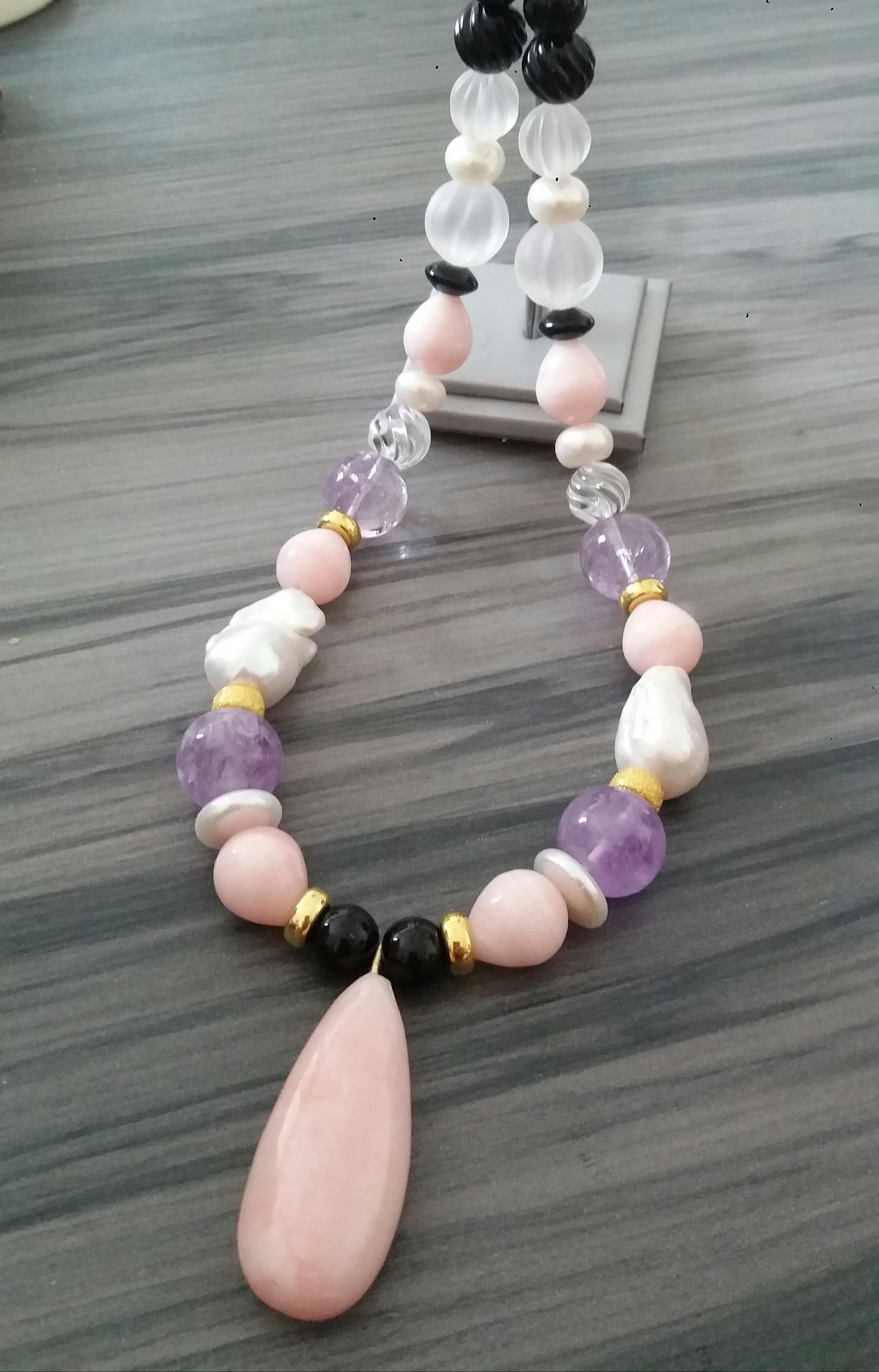 Pink Opal Beads and Pendant Amethyst Pearls Quartz Onyx Yellow Gold Necklace For Sale 6