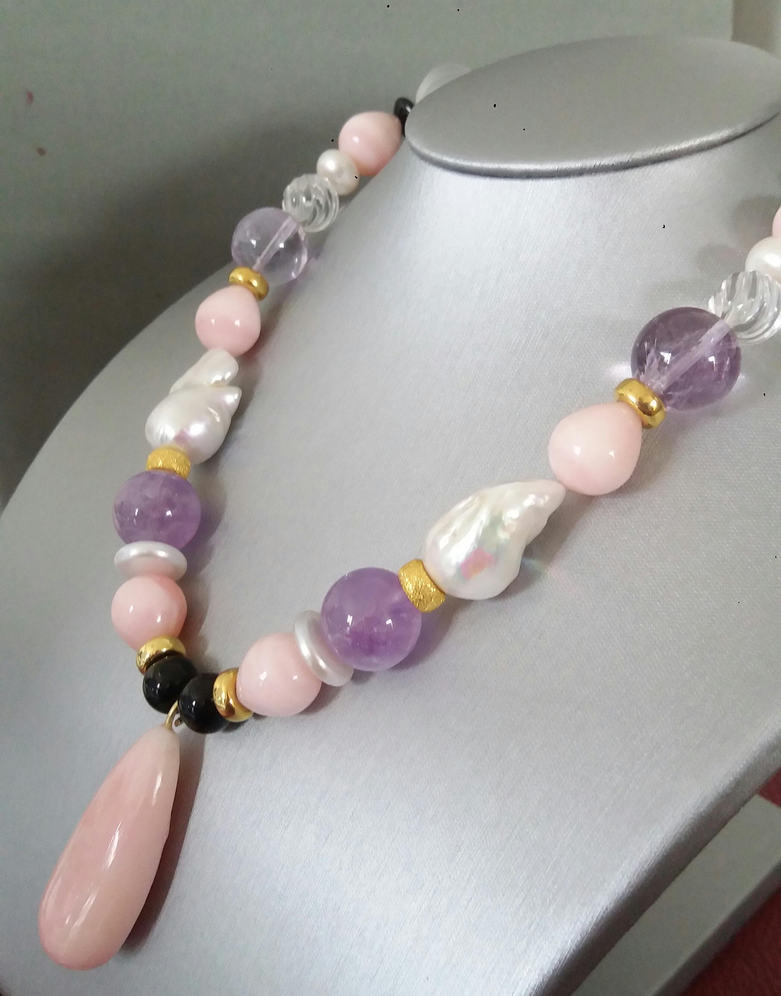 Pink Opal Beads and Pendant Amethyst Pearls Quartz Onyx Yellow Gold Necklace For Sale 1