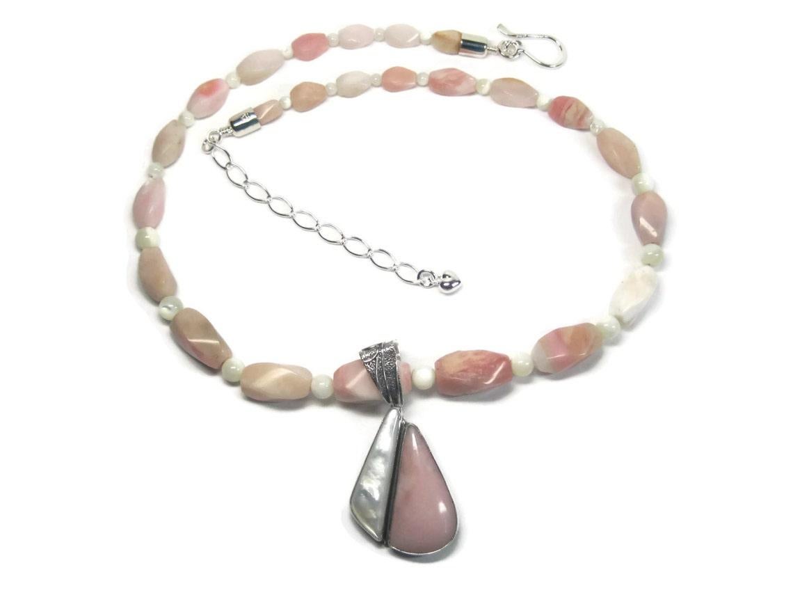 Pink Opal Mother of Pearl Necklace and Pendant Jewelry Set For Sale 4