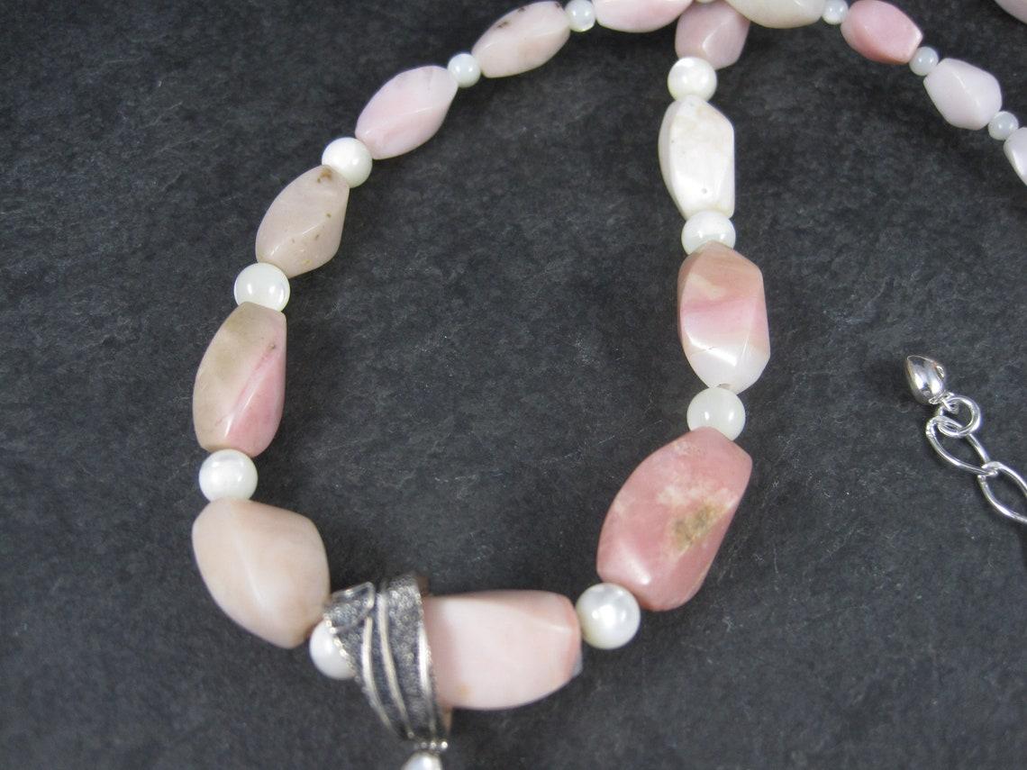 Pink Opal Mother of Pearl Necklace and Pendant Jewelry Set For Sale 2