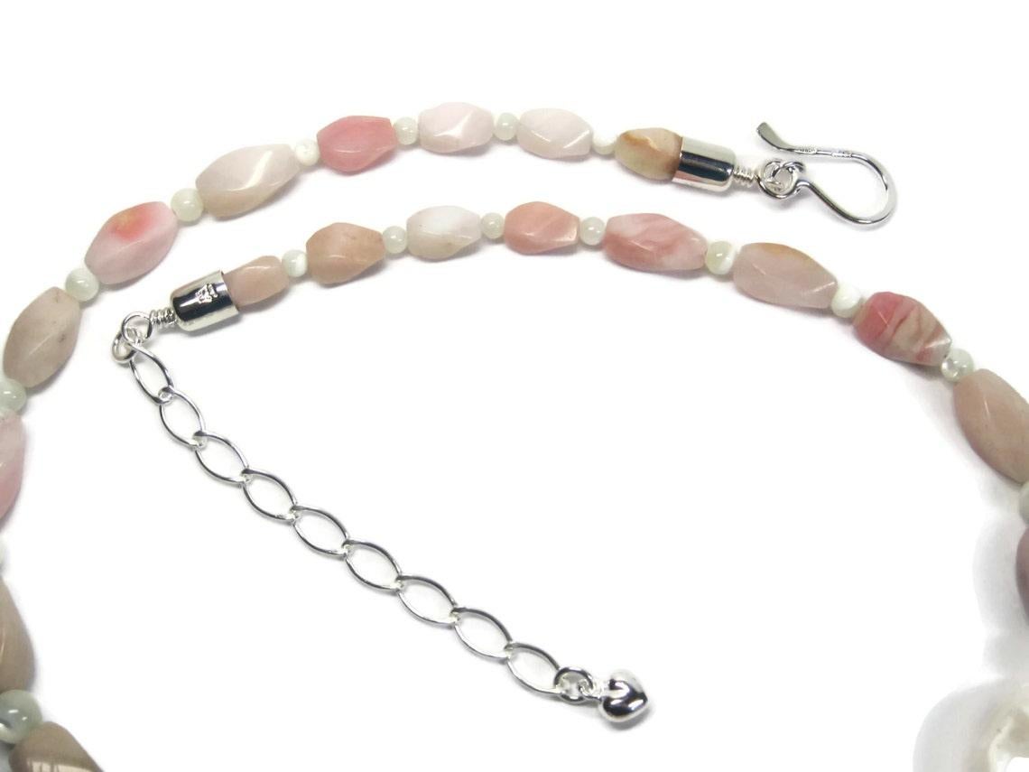 Pink Opal Mother of Pearl Necklace and Pendant Jewelry Set For Sale 3