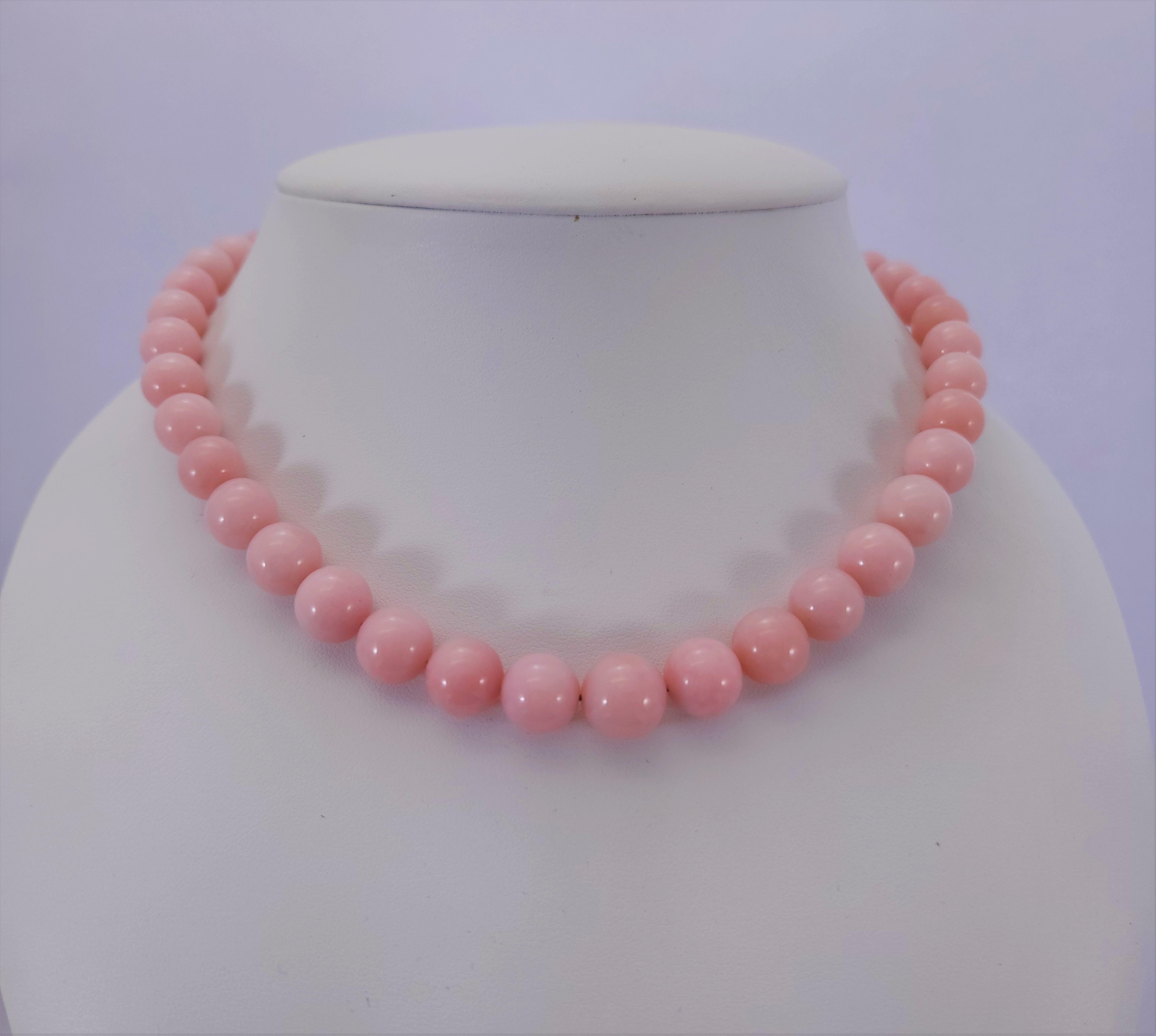 Pink Opal Round Beaded Necklace with 18 Carat Rose Gold For Sale 4
