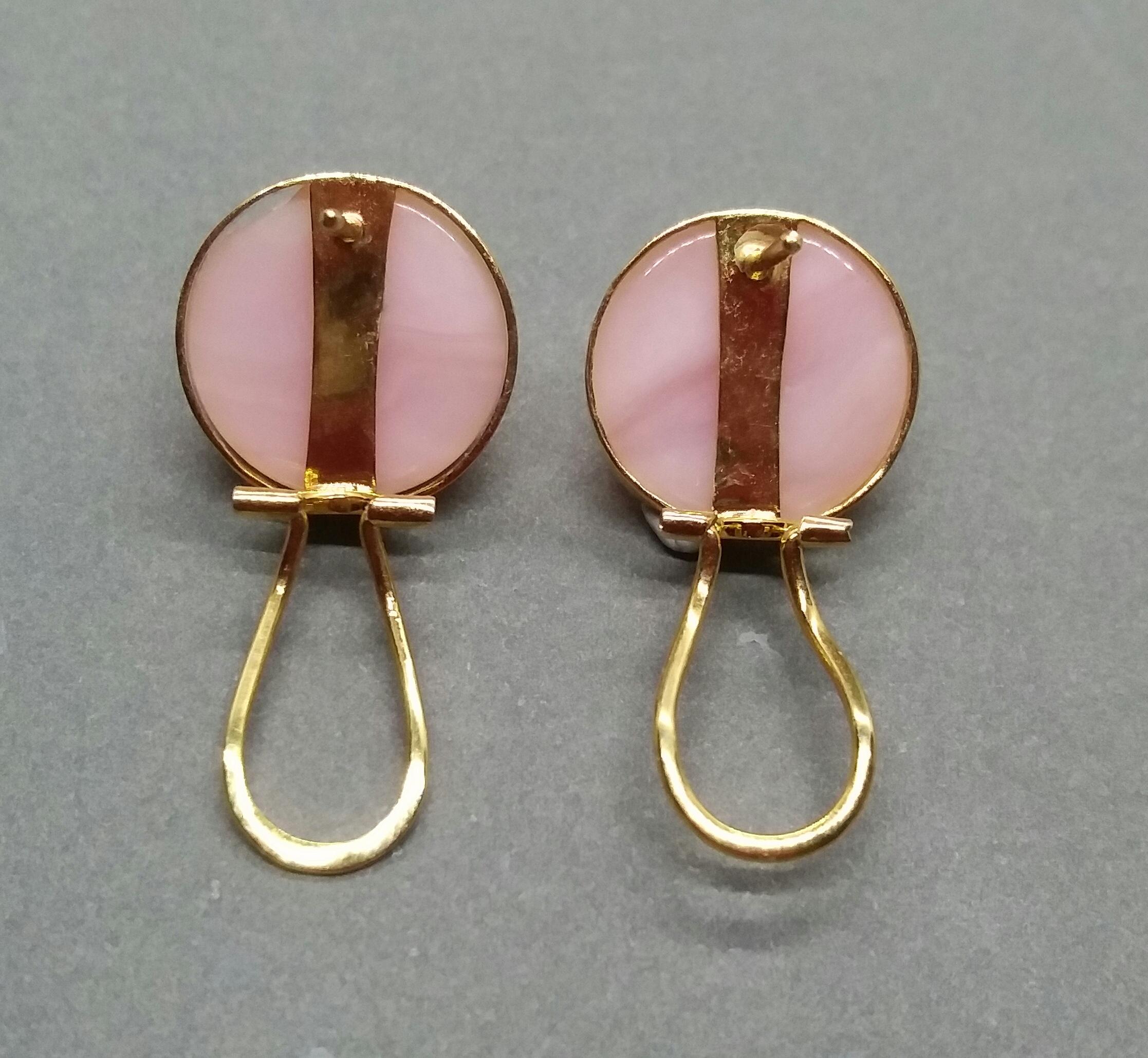 Pink Opal Round Cab Emerald Round Cab 14 Karat Gold Clip-On Earrings In Excellent Condition For Sale In Bangkok, TH