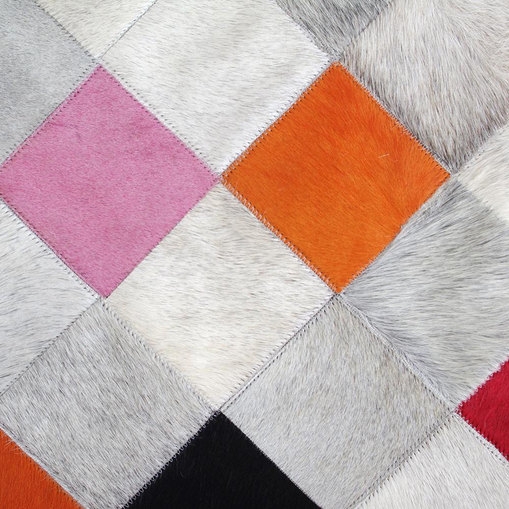 Cowhide-Bodenteppich XX-groß in Rosa, Orange und Schwarz mit fallenden Quadraten (Moderne) im Angebot