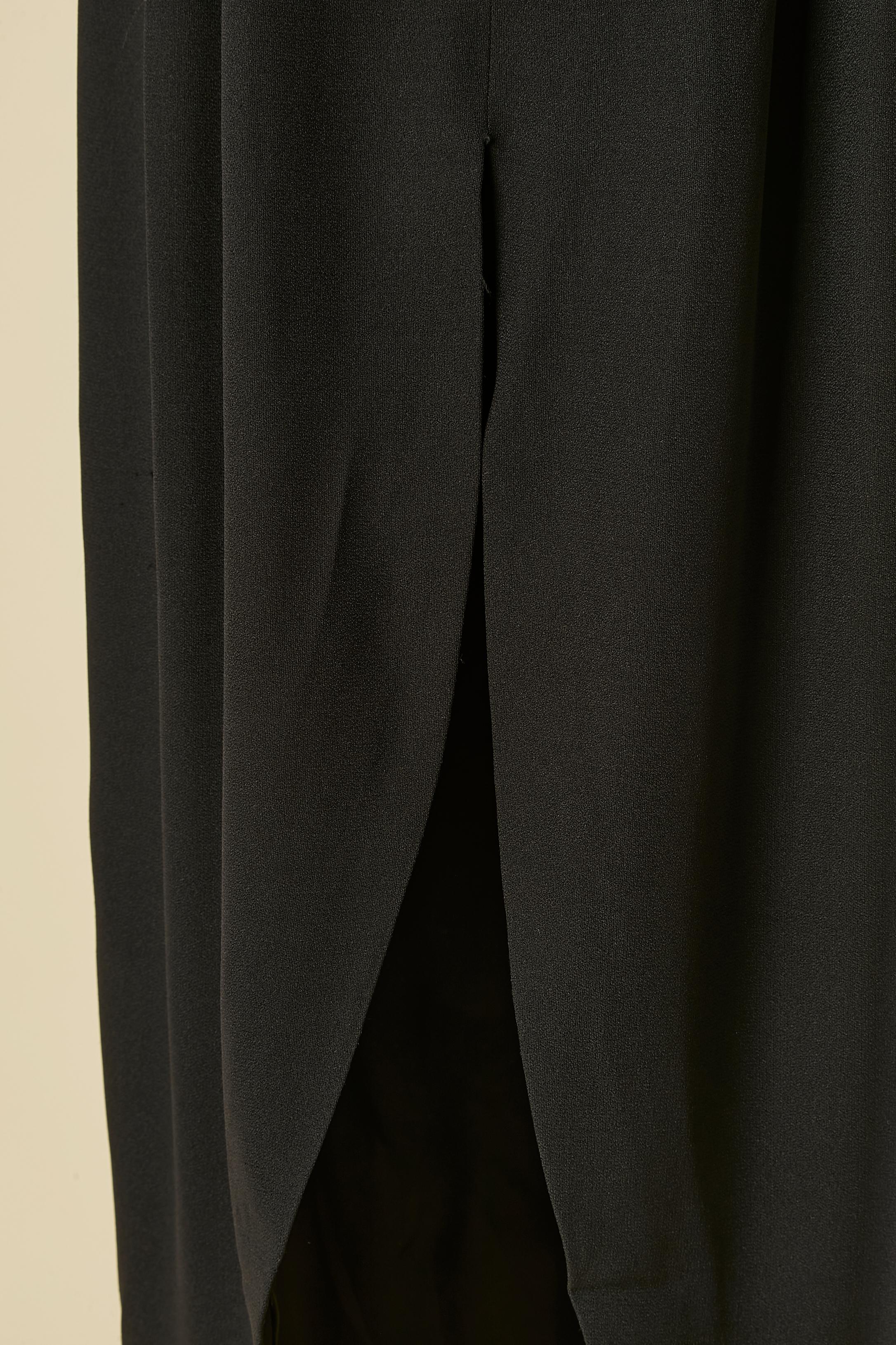 Noir Robe de soirée à bustier en organdi rose et crêpe noir GUY LAROCHE Circa 1980's en vente