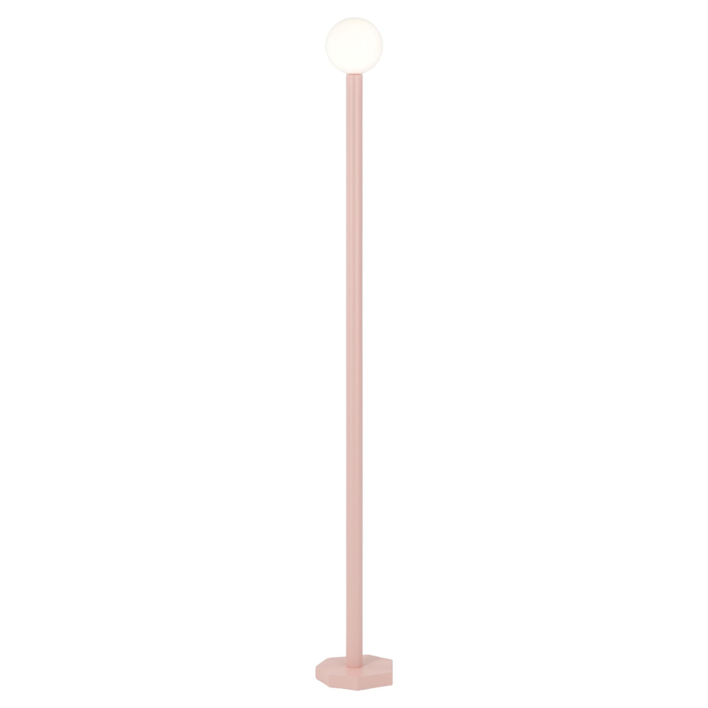 Lampe de sol découpée aux contours roses par Atelier Areti