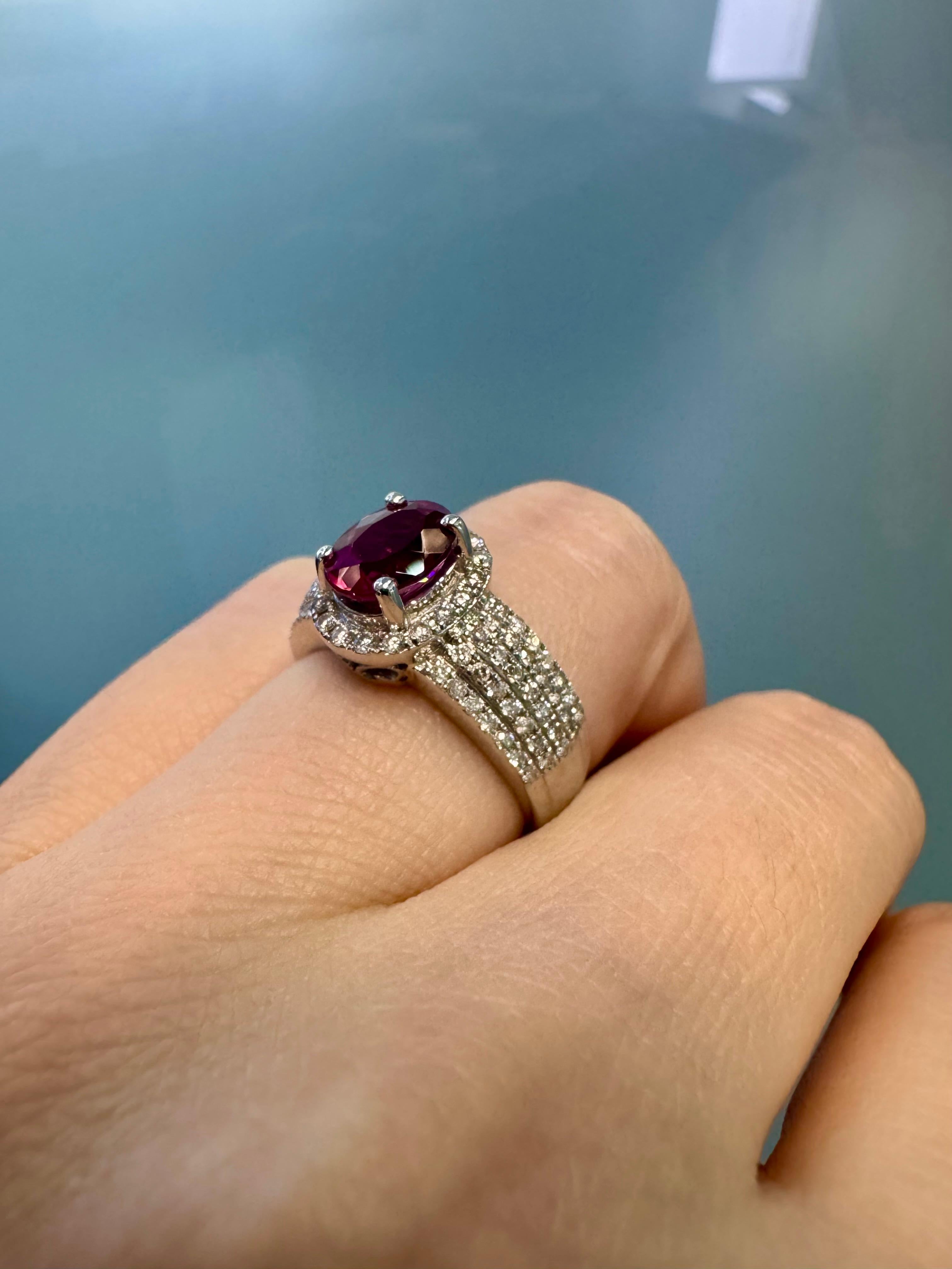Anello a raggiera con gemme ovali rosa e 5 file di diamanti da 14 carati In magazzino in vendita 5