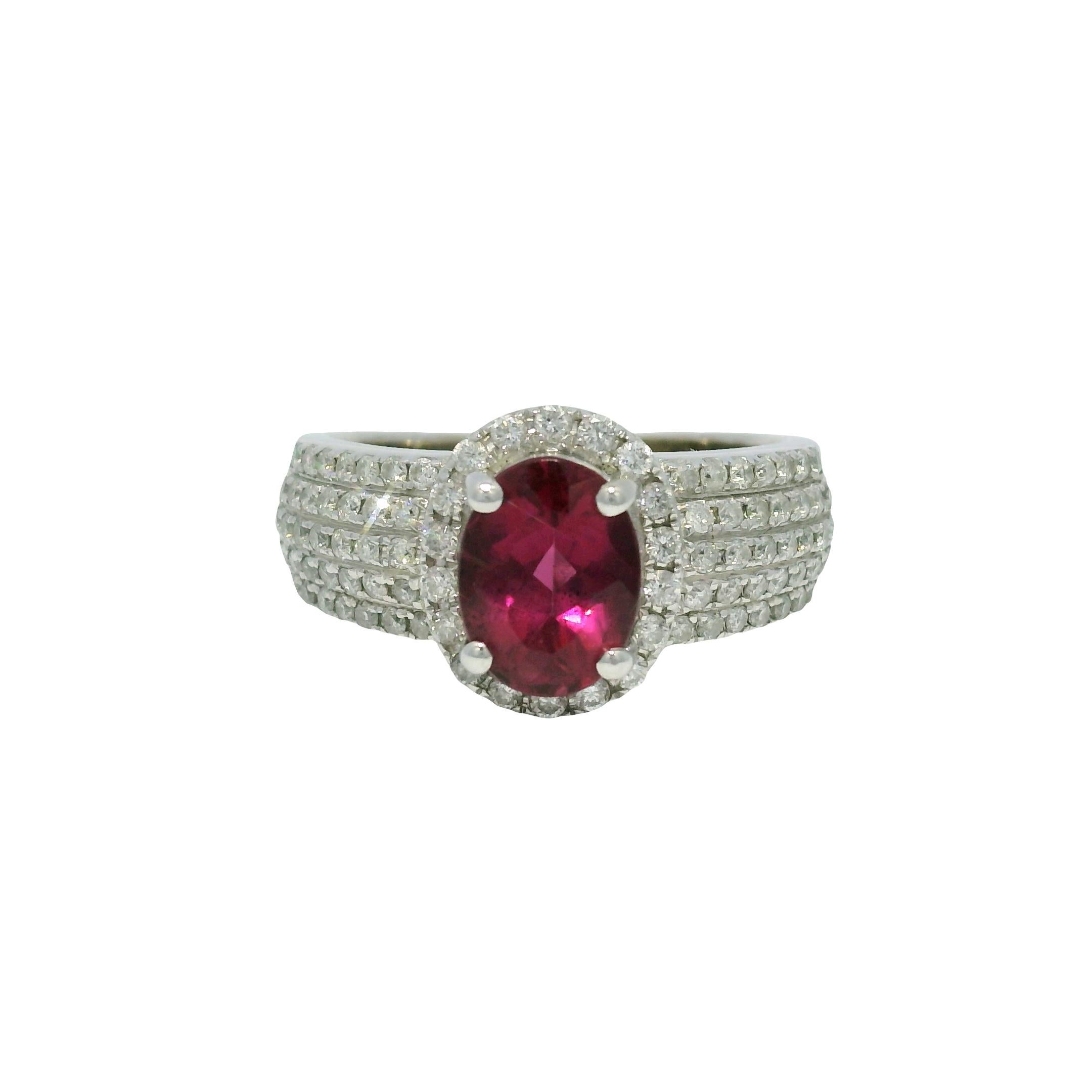 Anillo de Oro Blanco de 14k con Gema Ovalada Rosa y Halo de Diamantes de 5 Filas

Diseñador: Sin marca
Estilo: Anillo Halo de Gema Ovalada y 5 Filas de Diamantes
Material: oro Blanco 14k
Detalles de la gema: En el centro hay una gema rosa de forma
