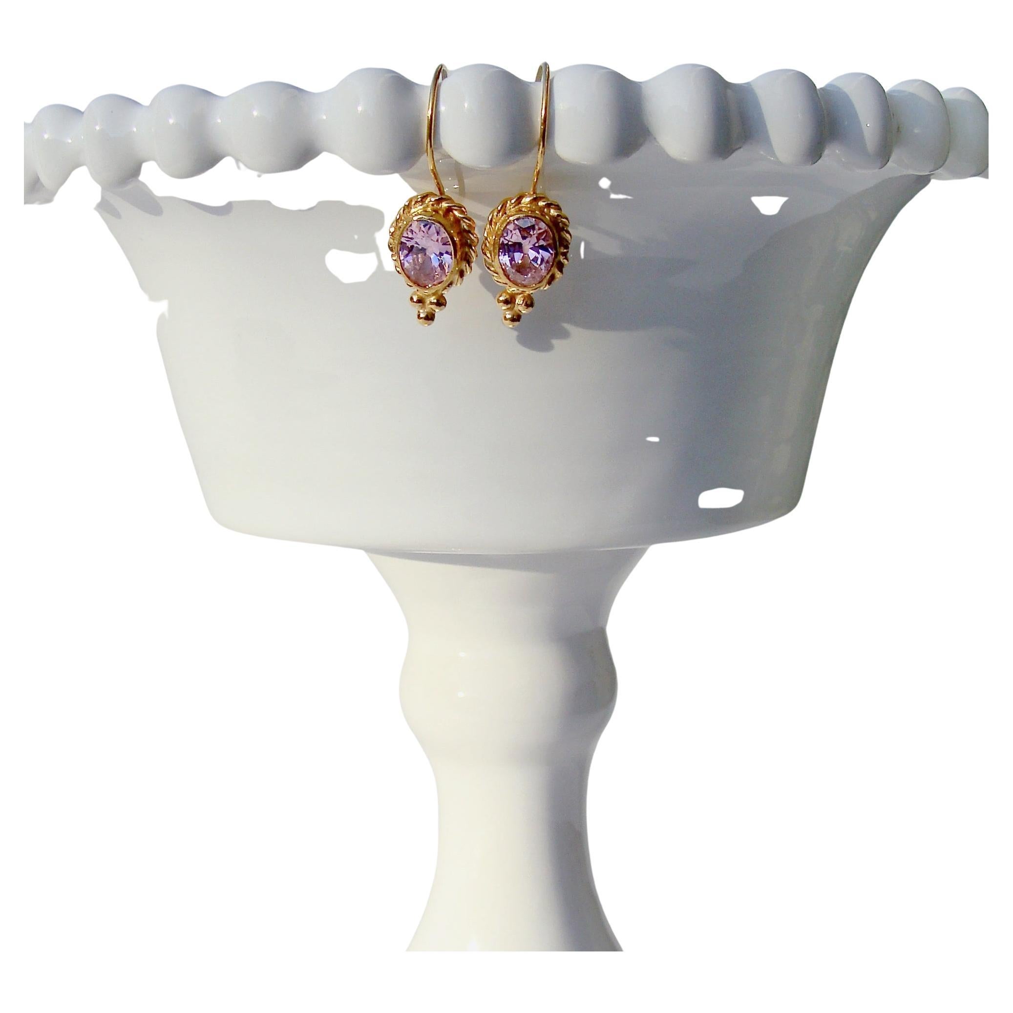 Rosa ovale Bridesmaid-Ohrringe aus Quarzdraht mit Gitter, Pfingstrose-Ohrringe im Angebot