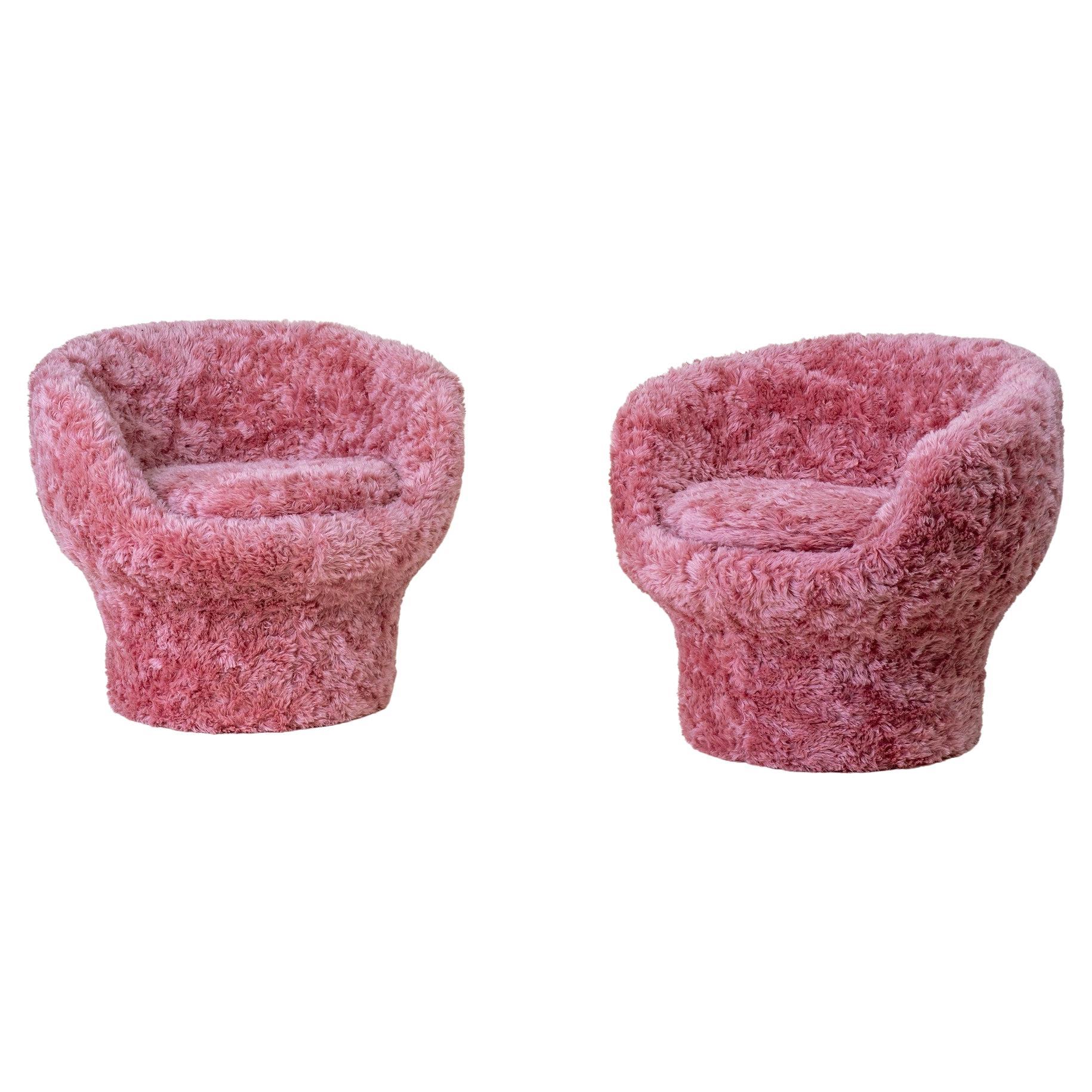 Paire de fauteuils roses en fausse fourrure Kvadrat des années 1970 en vente