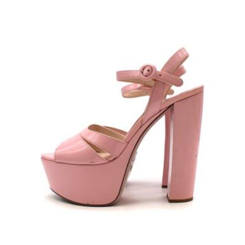 Pink Patent Slingback Platform Sandals In Good Condition For Sale In London, GB