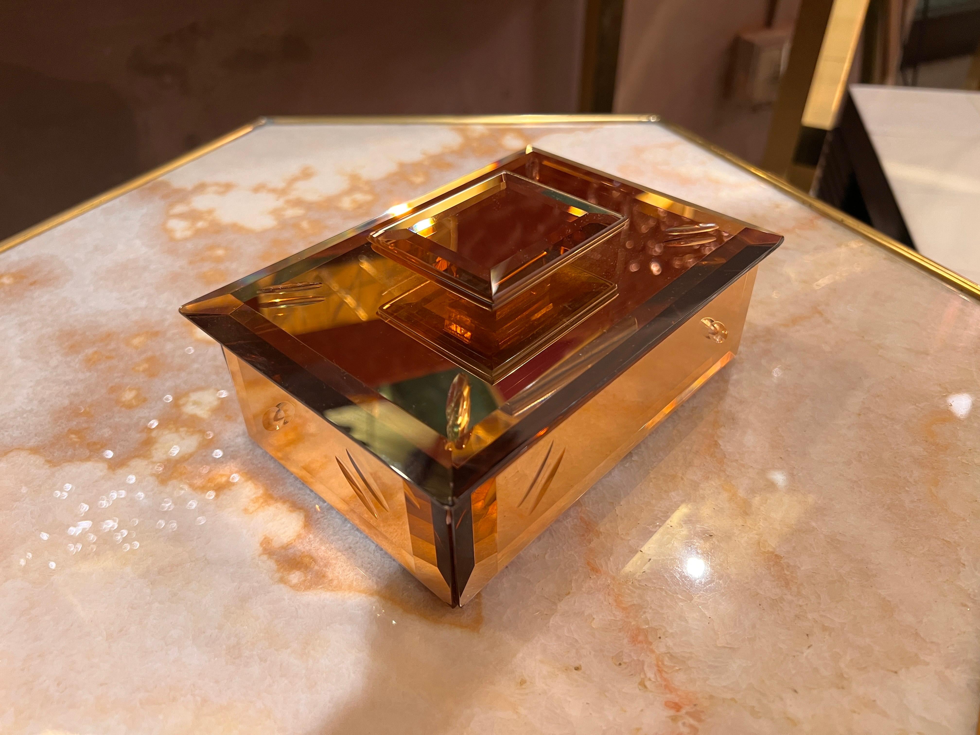 Boîte décorative en verre miroir rose pêche France 1940s en vente 4