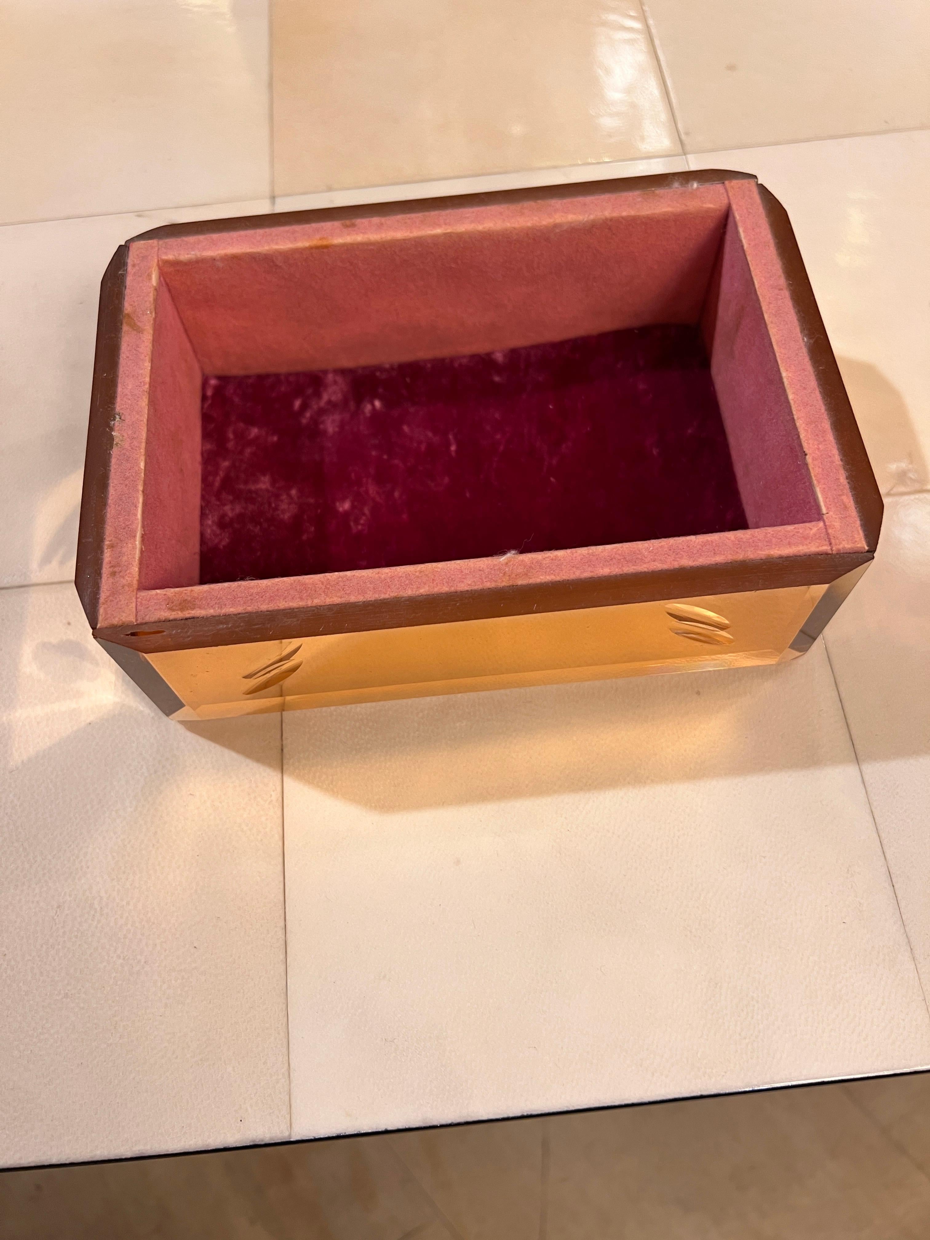 Boîte décorative en verre miroir rose pêche France 1940s en vente 5