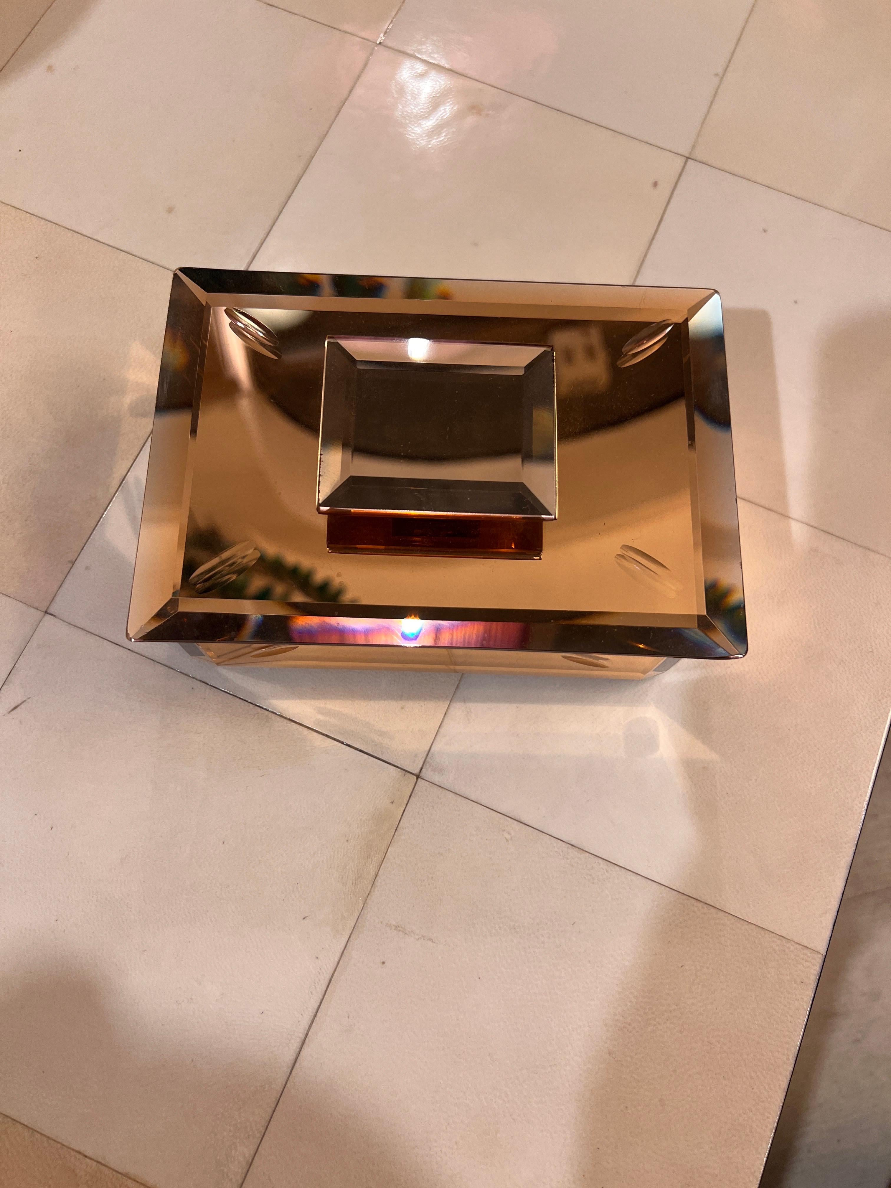 Boîte décorative en verre miroir rose pêche France 1940s en vente 8