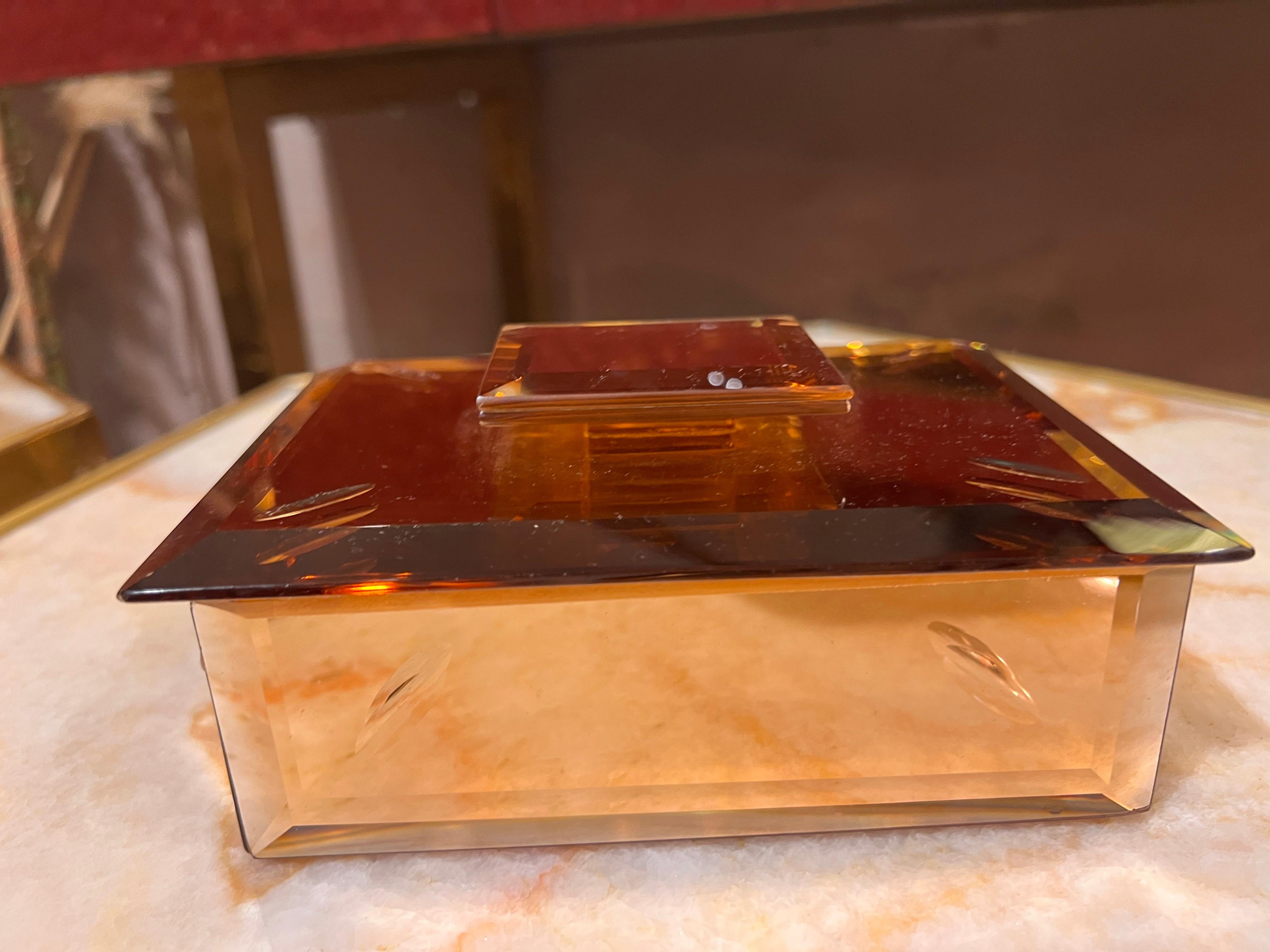 Art déco Boîte décorative en verre miroir rose pêche France 1940s en vente