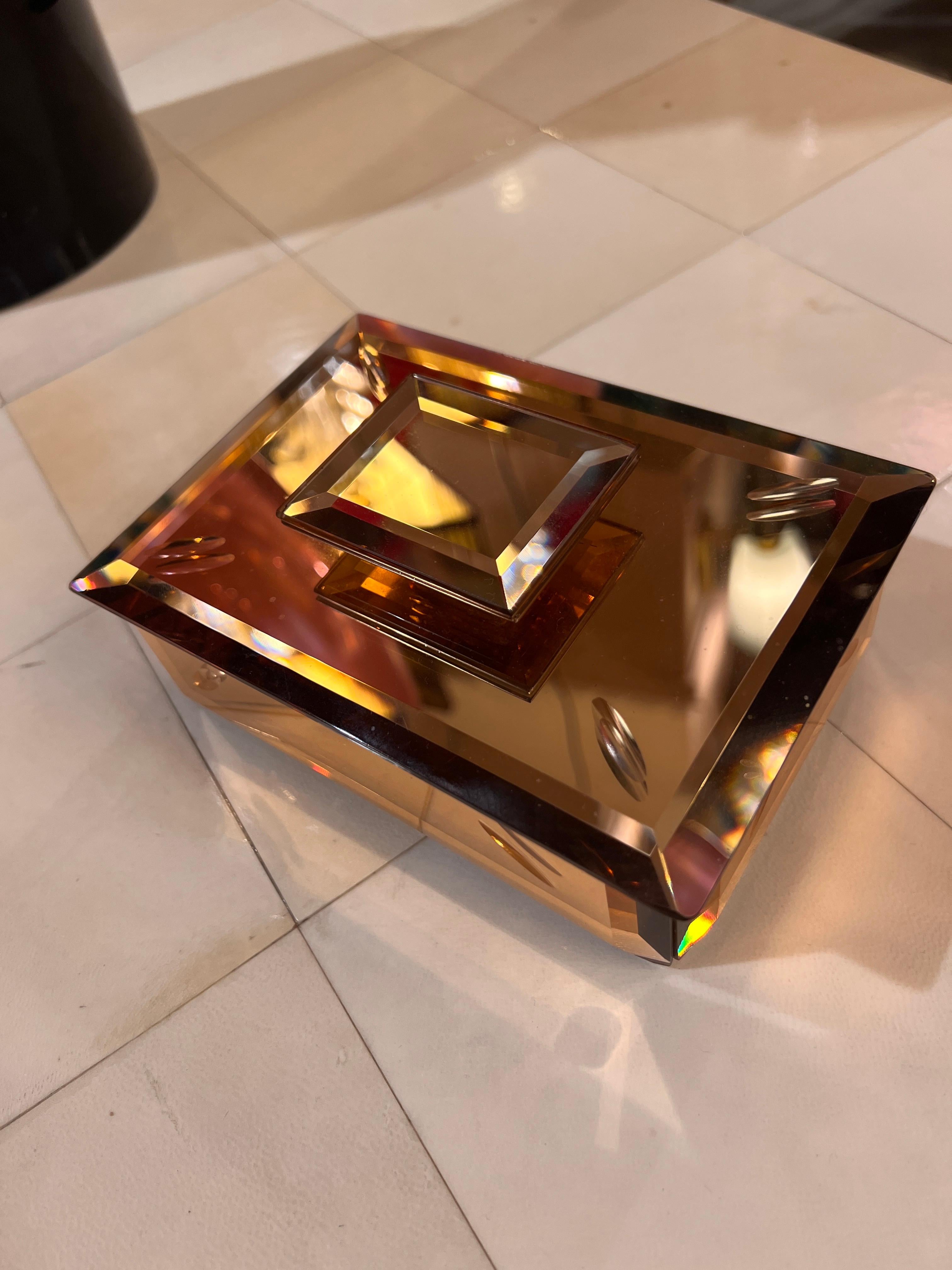 Français Boîte décorative en verre miroir rose pêche France 1940s en vente