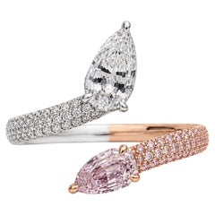 Bague spirale bicolore avec diamant taille « Step Cut » en forme de poire rose