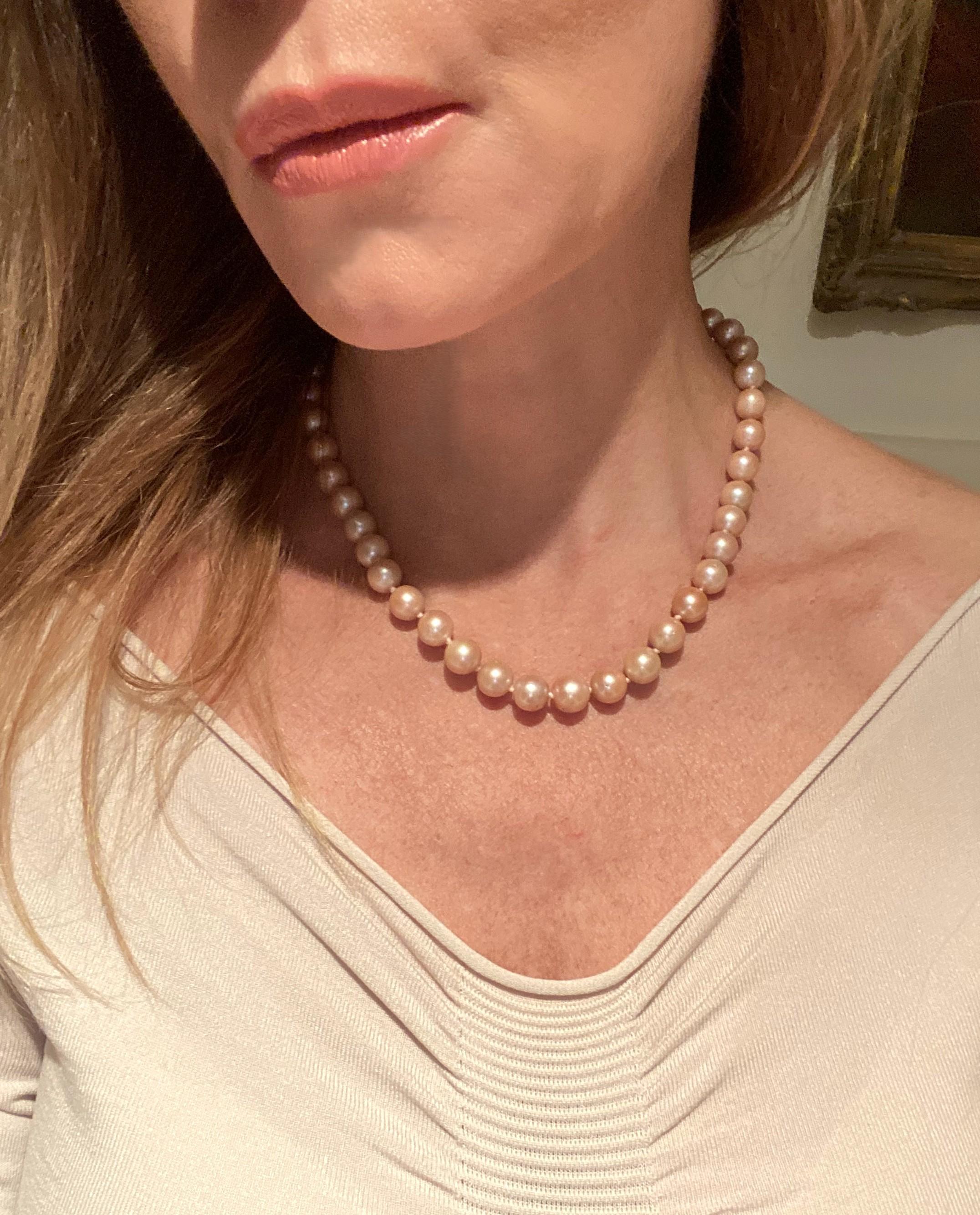 Round Cut Pink Pearl Necklace For Sale