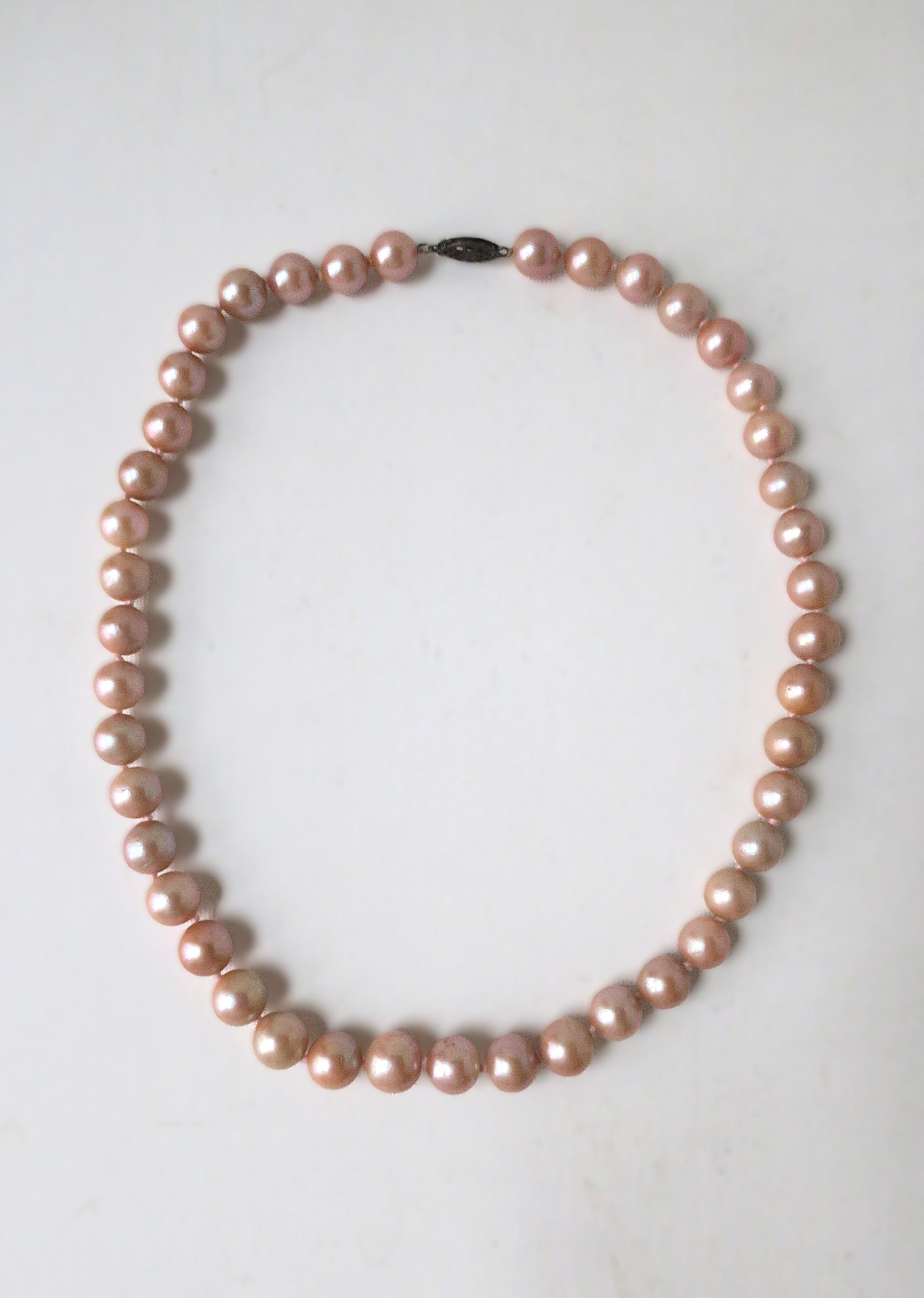 Pink Pearl Necklace For Sale 1