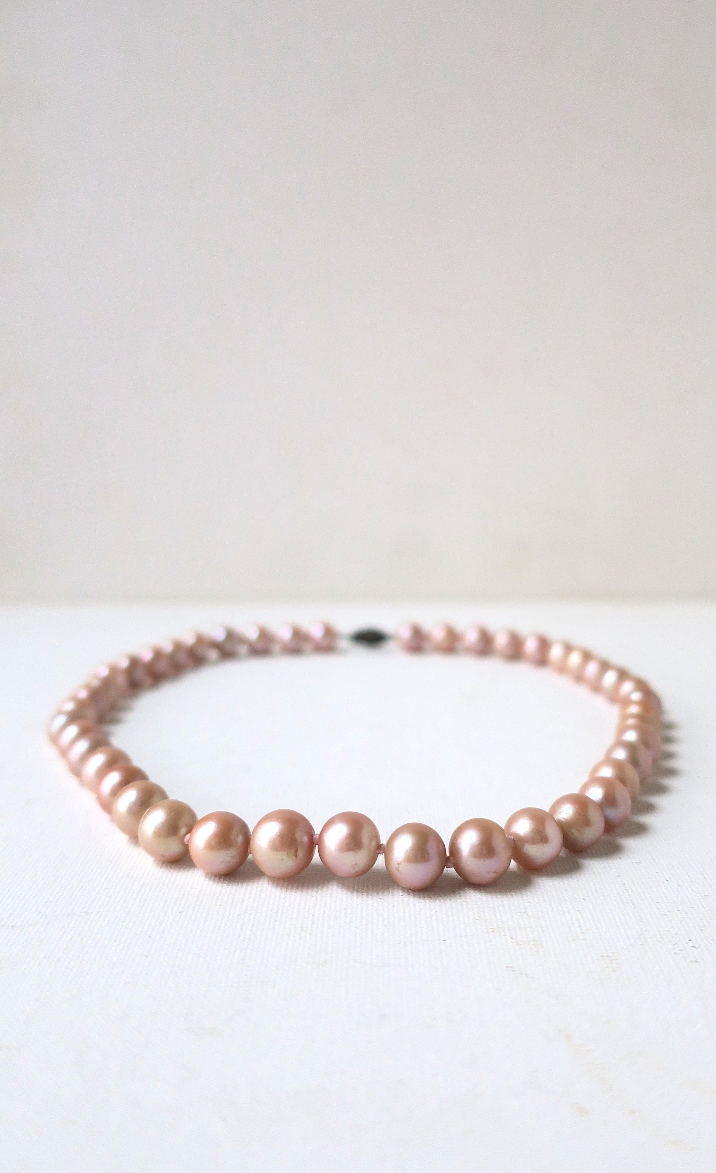 Pink Pearl Necklace For Sale 3
