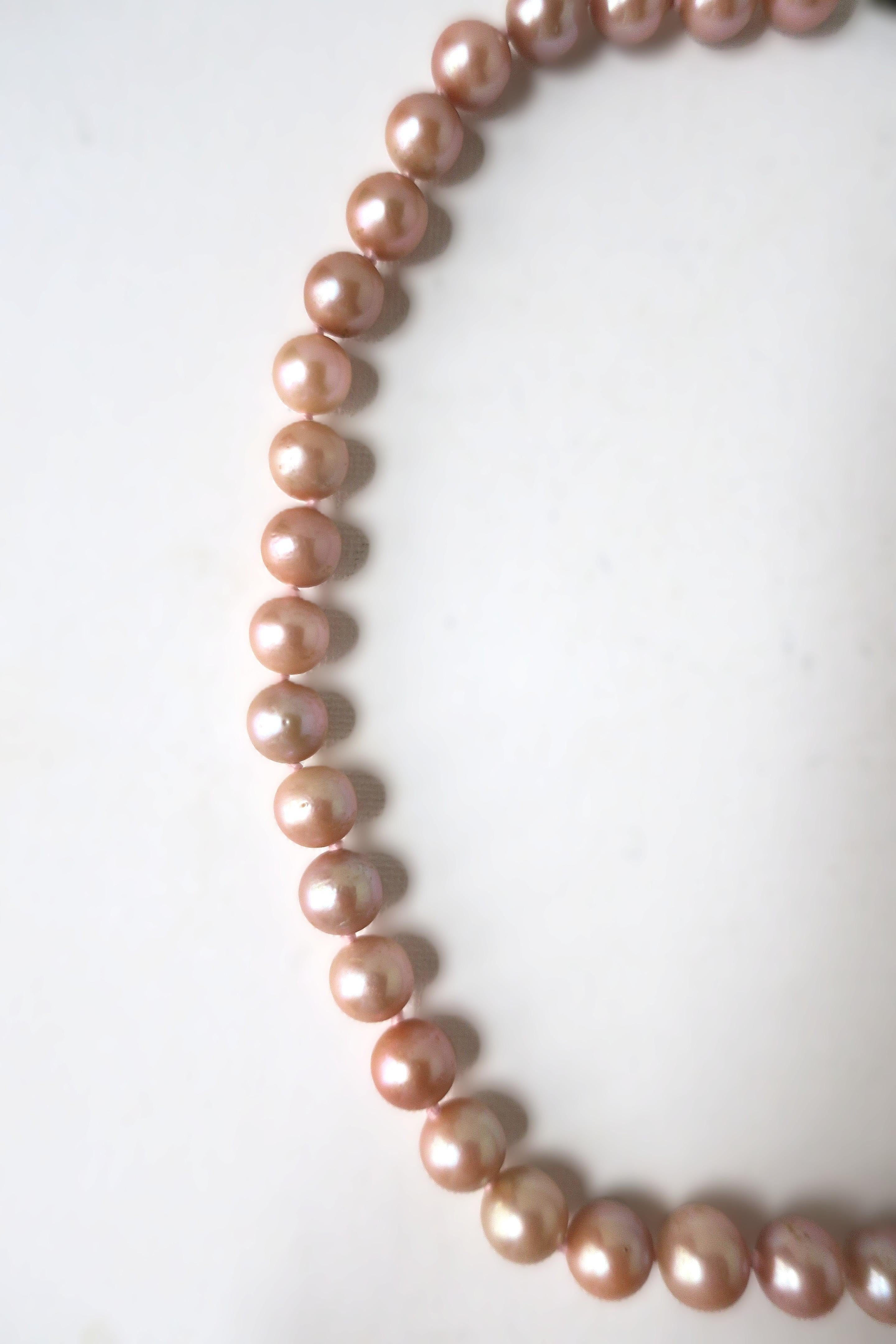 Pink Pearl Necklace For Sale 4