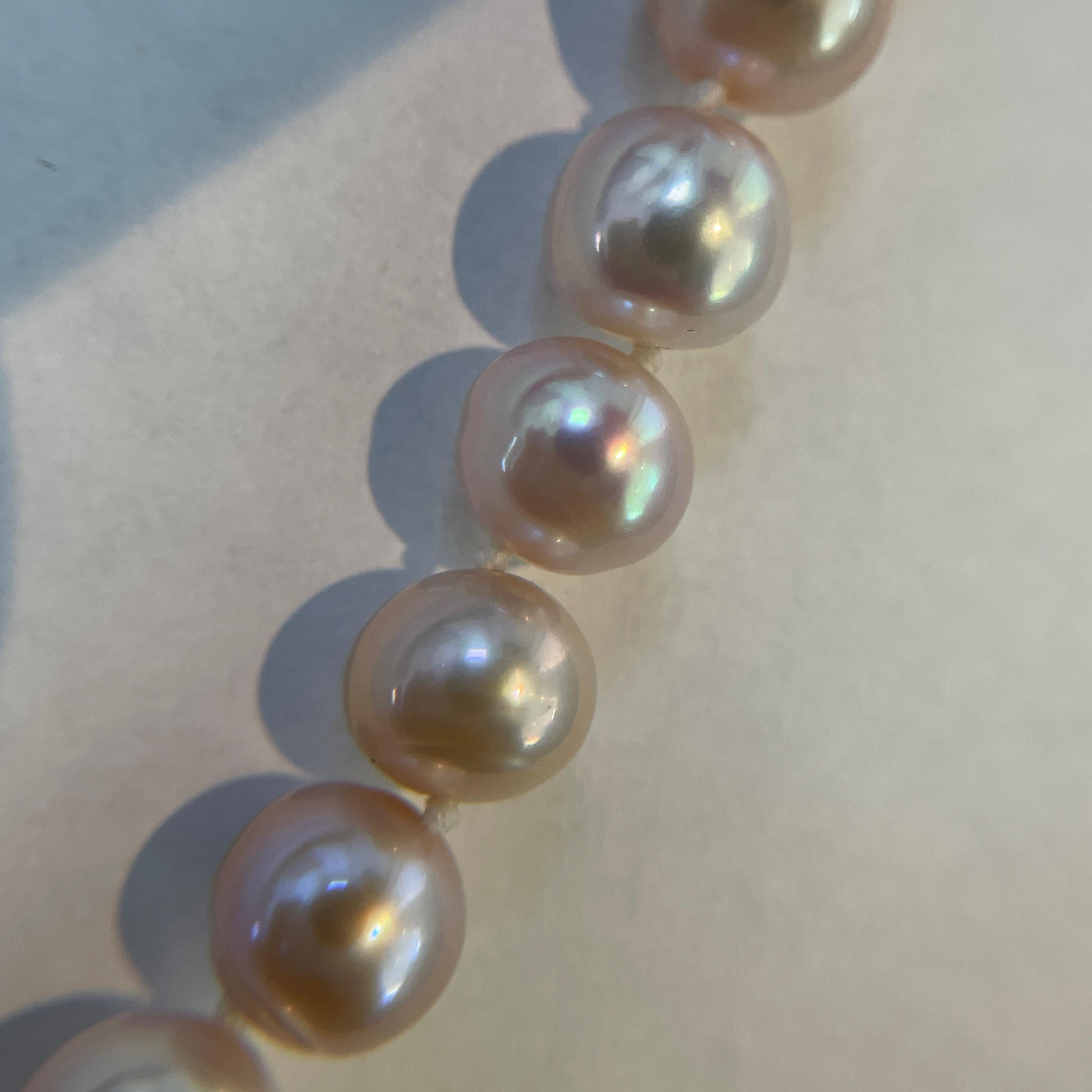 Collier de perles roses à un brin avec fermoir en or jaune 14k en vente 1