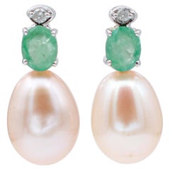 Pink Pearls, Emeralds, Diamonds, 18 Karat White Gold Stud Earrings Pink Pearls, Emeralds, Diamonds, 18 Karat White Gold Stud Earrings