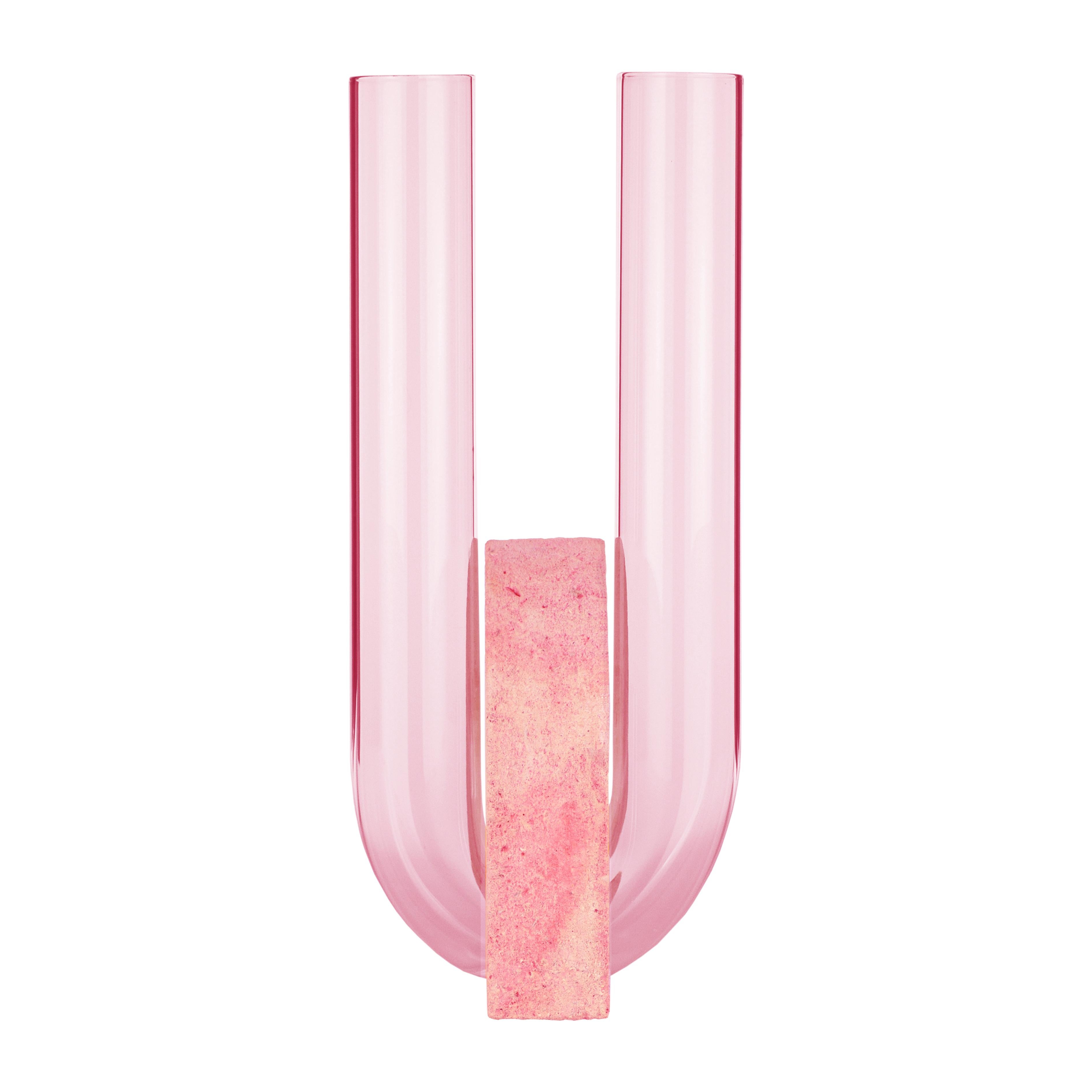 Pink-Pink Cochlea Della Liberazione soils edition vase by Coki Barbieri
Dimensions: W 14 x D 14 x H 30 cm.
Materials: Handcrafted stone made with Matera stone fragments, sedimentary rocks of the Italian Apennines and pure water, pink mineral