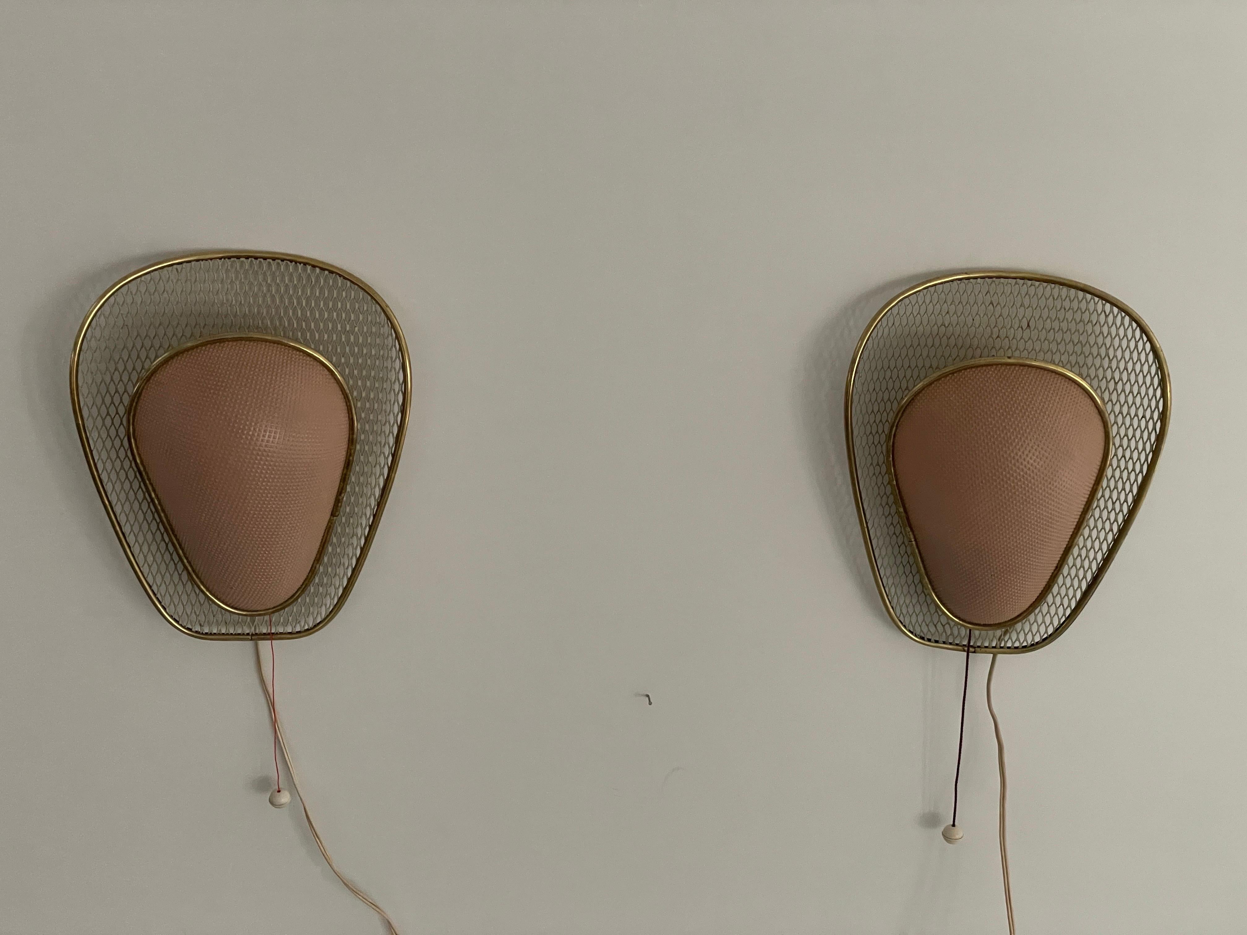 Pink Plastic and Gold Metal Pair of Sconces by Erco, 1950s, Germany In Excellent Condition For Sale In Hagenbach, DE