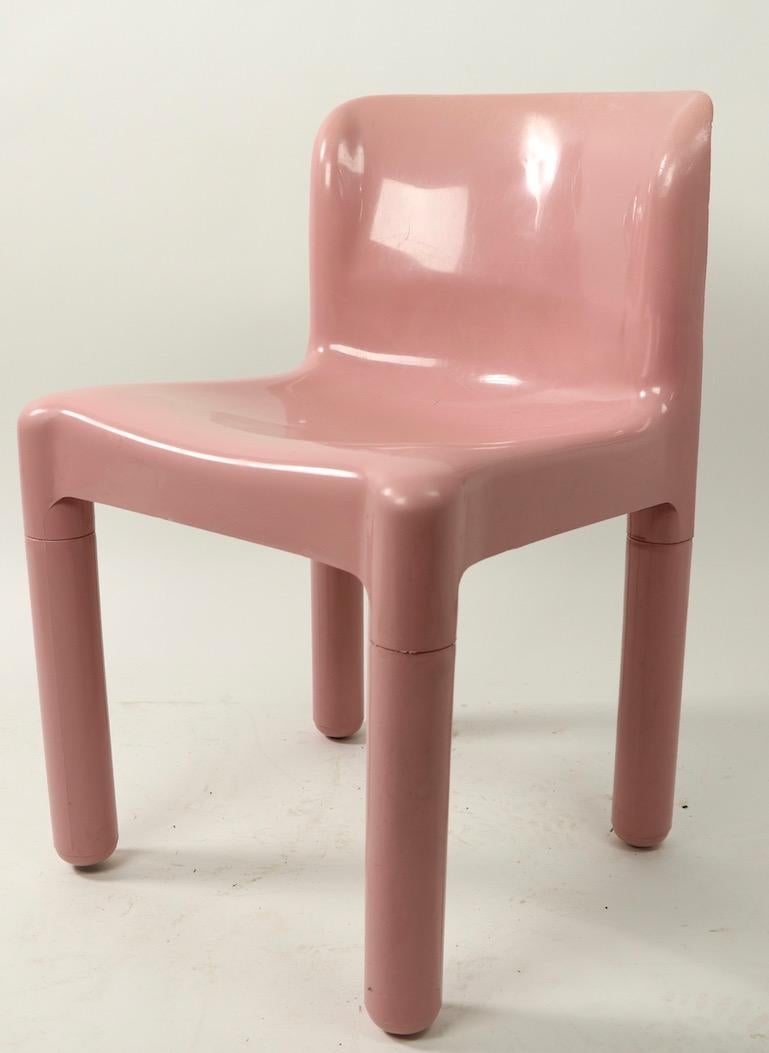 Pink Plastic Chair Model 4975 Designed by C. Bartoli for Kartell In Good Condition In New York, NY