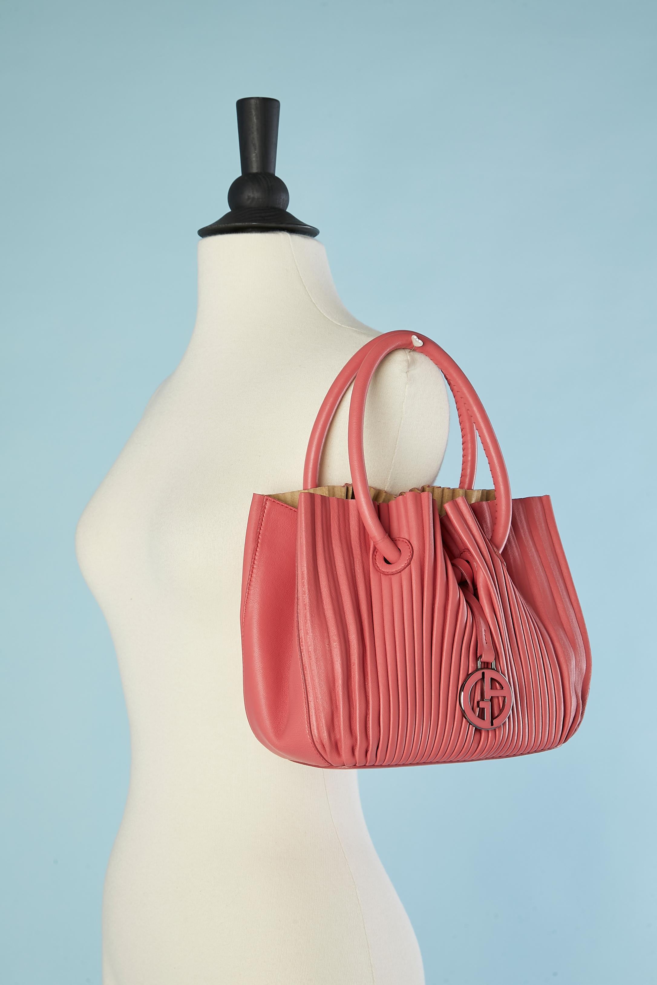 Pink pleated leather hand-bag with pouch  Giorgio Armani For Sale 3