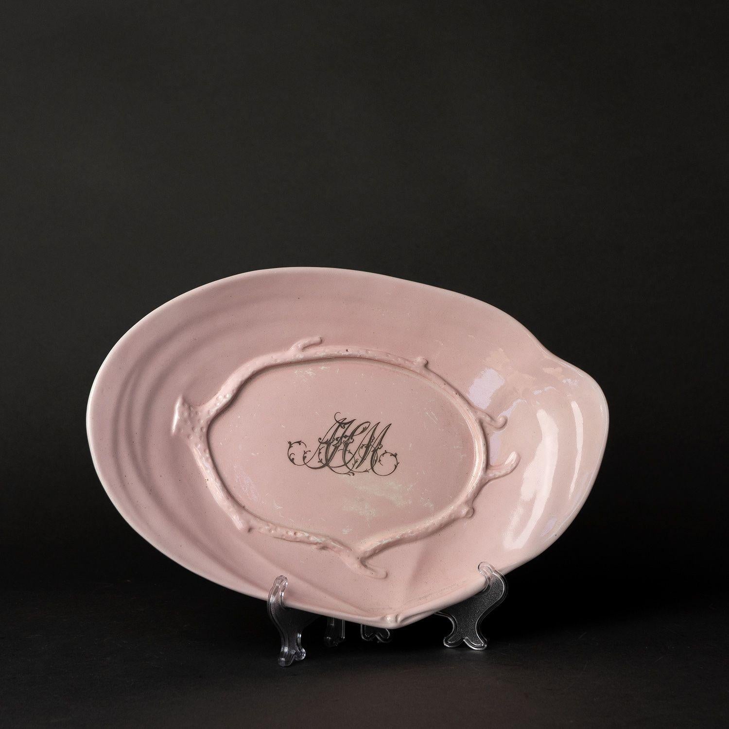 Pink Porcelain 'Nautilus' Dessert Service by Wedgwood for John Mortlock, 1880s For Sale 8