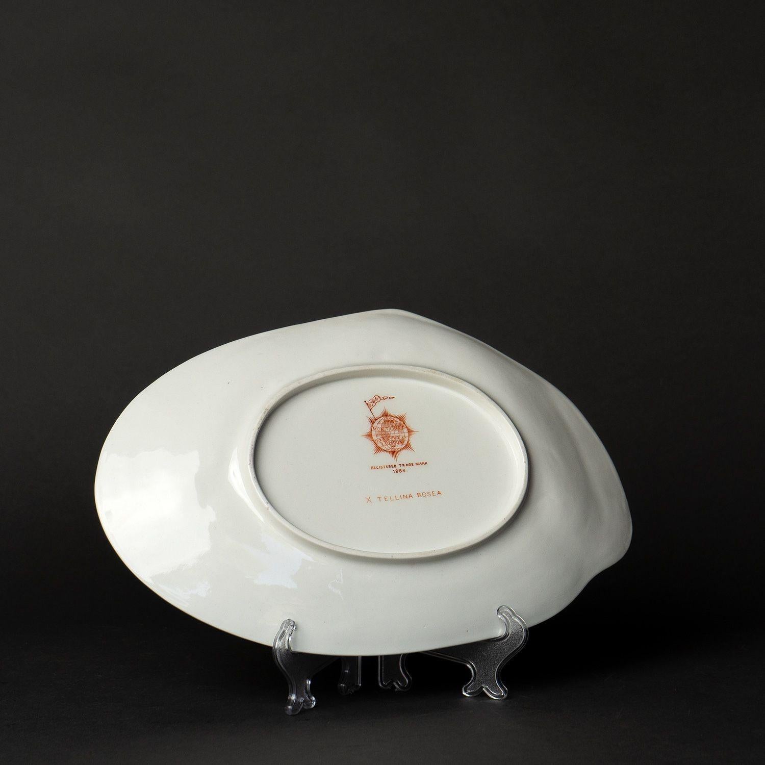 Pink Porcelain 'Nautilus' Dessert Service by Wedgwood for John Mortlock, 1880s For Sale 9