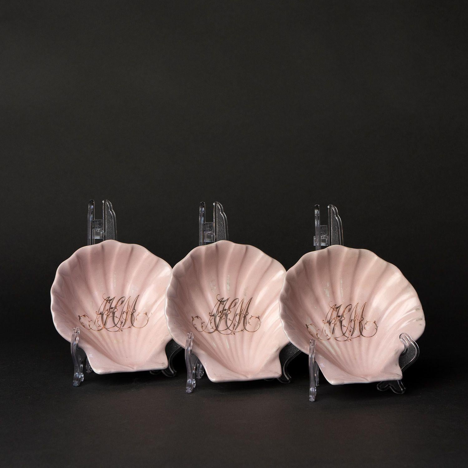Pink Porcelain 'Nautilus' Dessert Service by Wedgwood for John Mortlock, 1880s For Sale 10