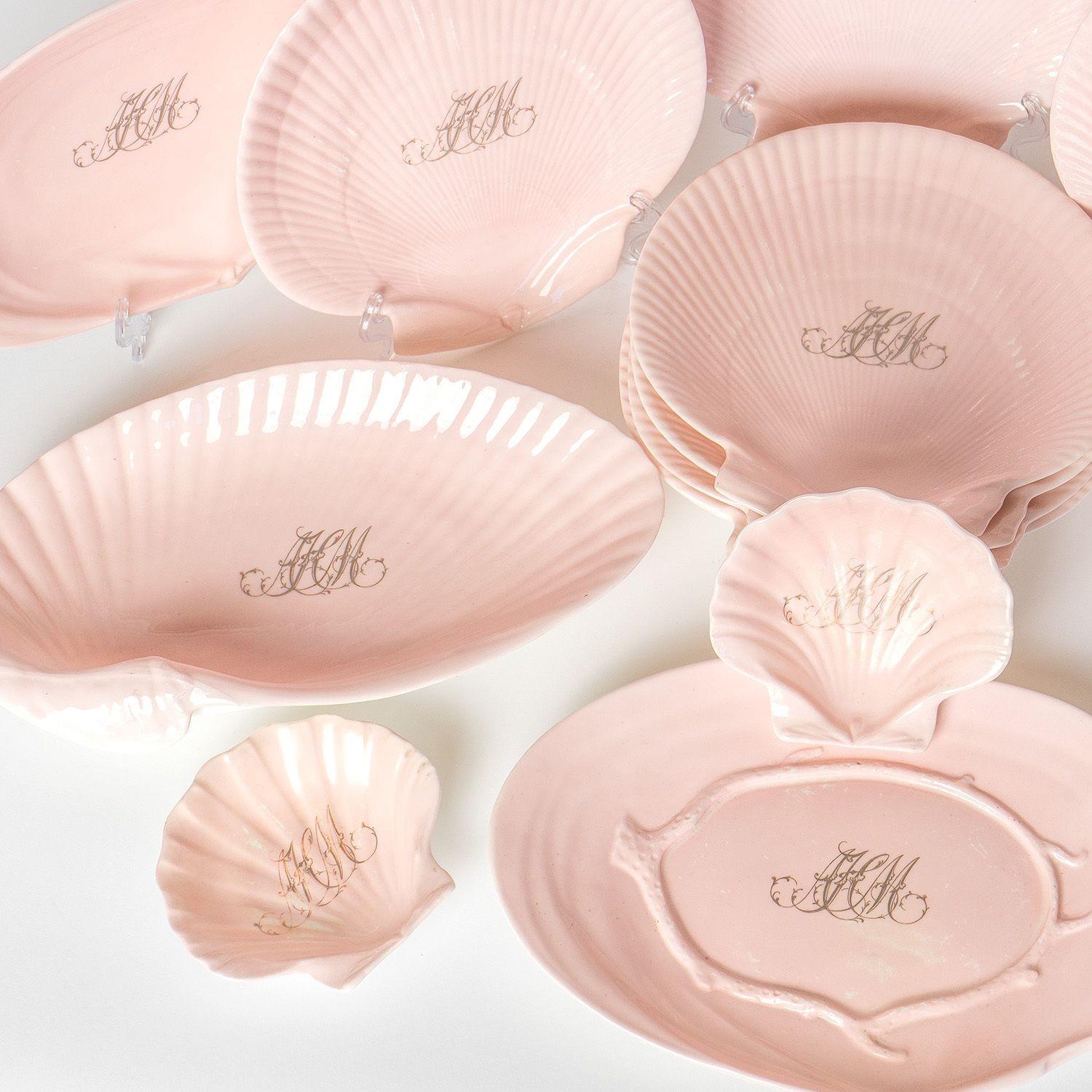British Pink Porcelain 'Nautilus' Dessert Service by Wedgwood for John Mortlock, 1880s For Sale