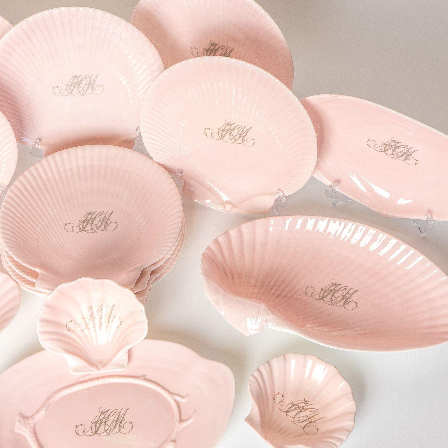 Pink Porcelain 'Nautilus' Dessert Service by Wedgwood for John Mortlock, 1880s In Good Condition For Sale In Bristol, GB