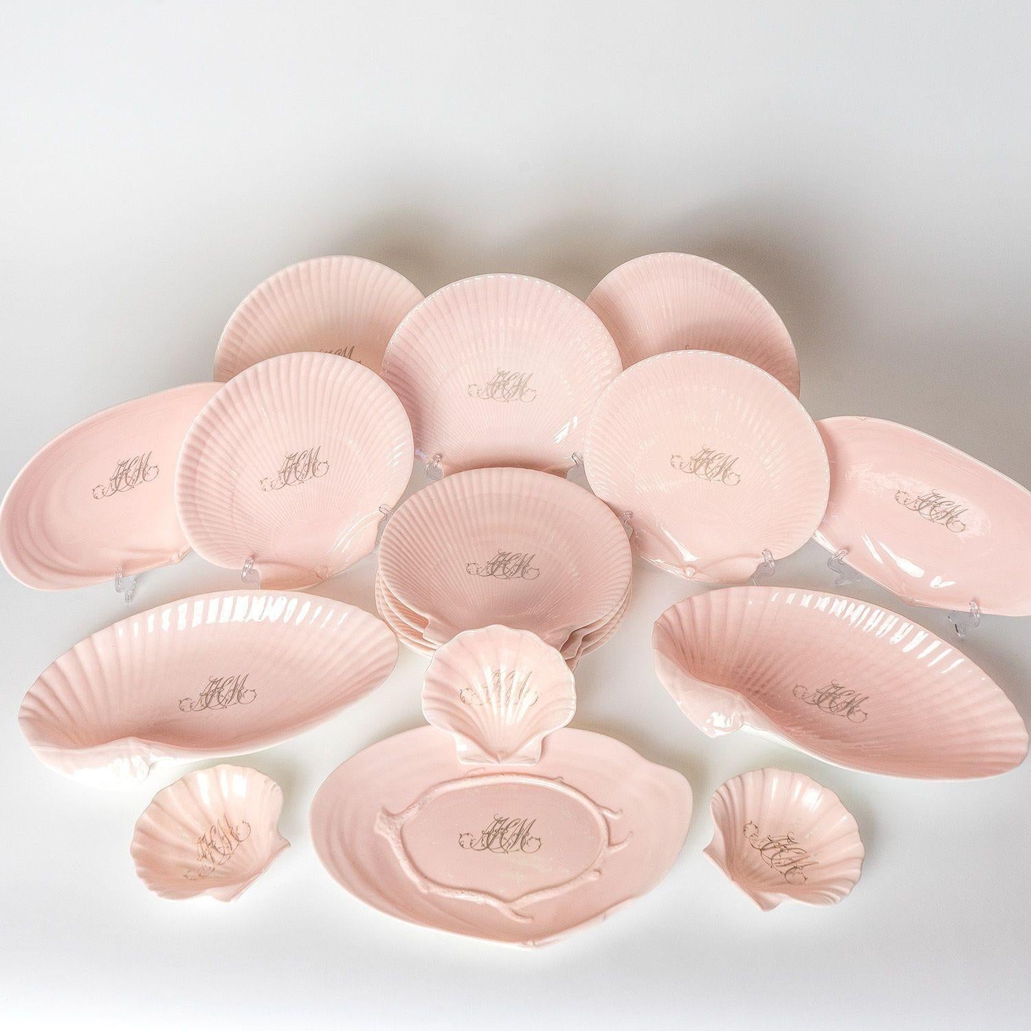 Pink Porcelain 'Nautilus' Dessert Service by Wedgwood for John Mortlock, 1880s For Sale 1